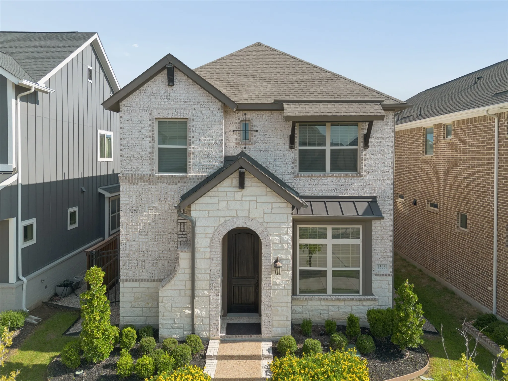 Single Family Residence For Sale in Tarrant County , 1505 Rose Willow Way, Arlington, Texas 76005, 3 Bedroom, 3 Bathroom, 2 Garage spaces, 2,321 Sqft, built in 2021, mls#21348078, Real Estate Agent in Arlington, Homes For Sale in Tarrant county, Homes For Sale in Arlington, Realtor in Arlington Texas, Real Estate Brokerage Independent Realty Texas, Luminita Cordes Realtor