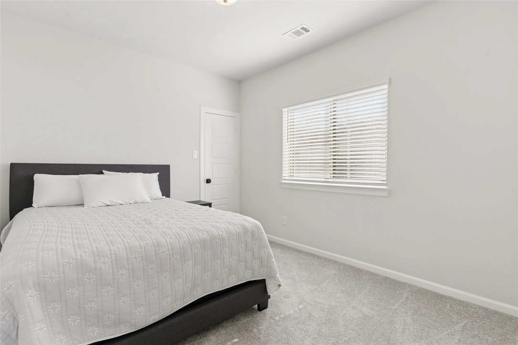 Single Family Residence For Sale in Tarrant County , 1505 Rose Willow Way, Arlington, Texas 76005, 3 Bedroom, 3 Bathroom, 2 Garage spaces, 2,321 Sqft, built in 2021, mls#21348078, Real Estate Agent in Arlington, Homes For Sale in Tarrant county, Homes For Sale in Arlington, Realtor in Arlington Texas, Real Estate Brokerage Independent Realty Texas, Luminita Cordes Realtor