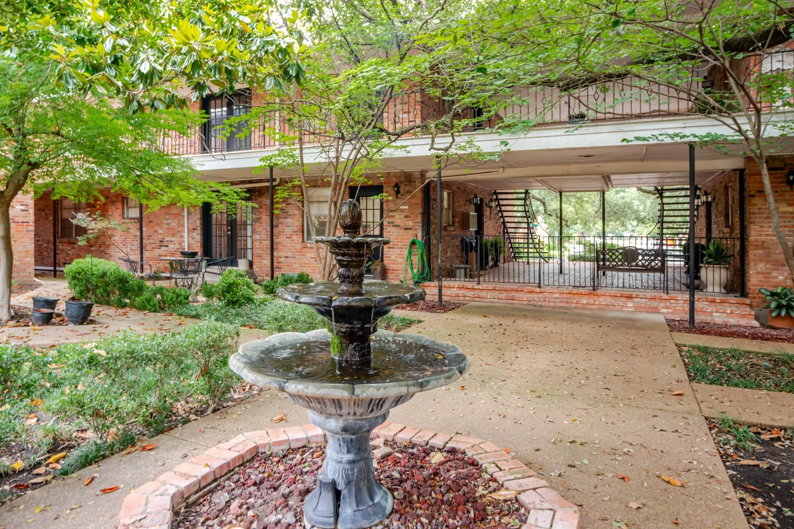 Quet , serene garden like property