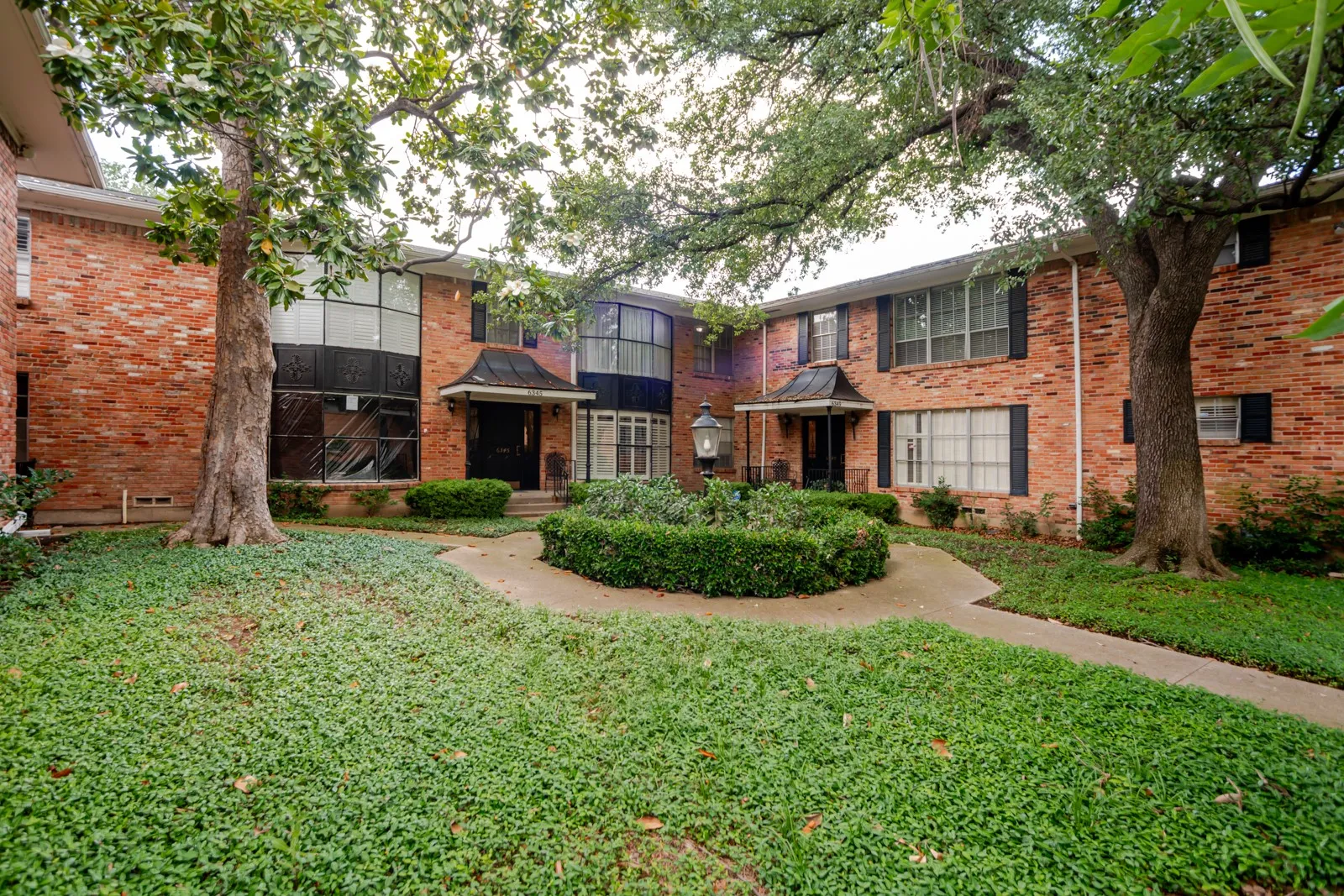 Condominium For Sale in Dallas County , 6345 Bandera Avenue, Dallas, Texas 75225, 2 Bedroom, 2 Bathroom, Garage spaces, 1,641 Sqft, built in 1961, mls#21325914, Real Estate Agent in Dallas, Homes For Sale in Dallas county, Homes For Sale in Dallas, Realtor in Dallas Texas, Real Estate Brokerage Independent Realty Texas, Luminita Cordes Realtor