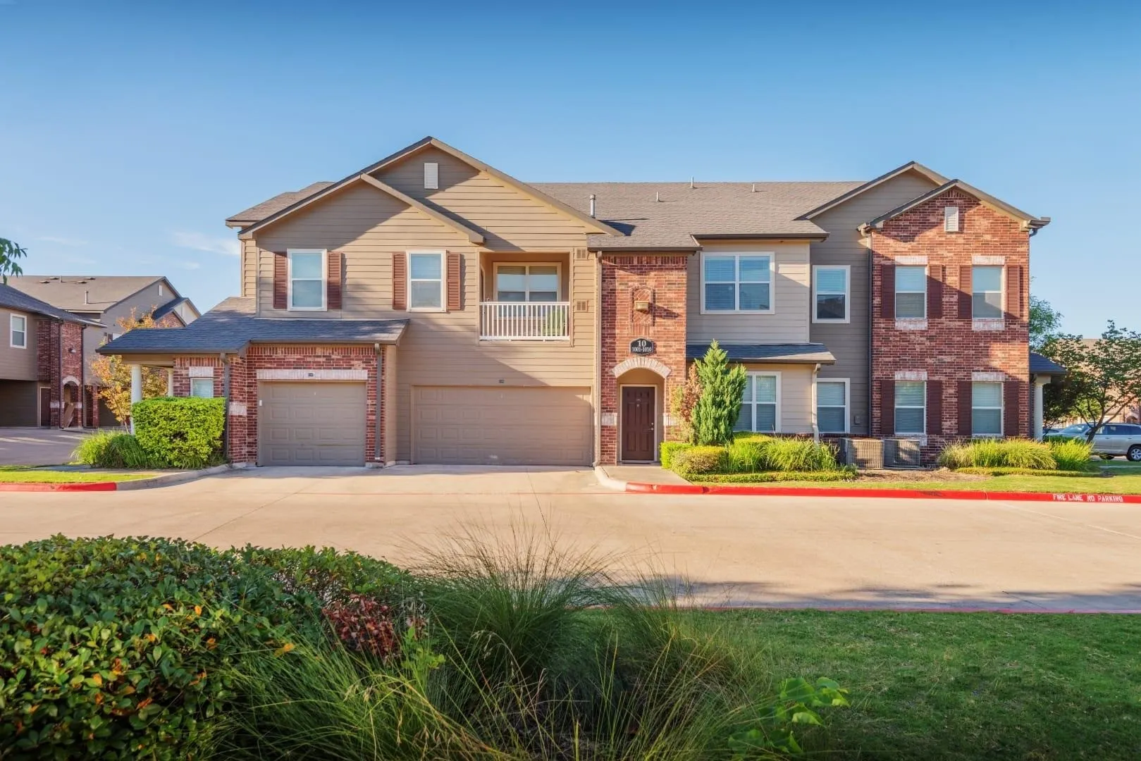 Receive up to 8 Weeks Free on all Floorplans + WIN FREE RENT FOR ONE YEAR