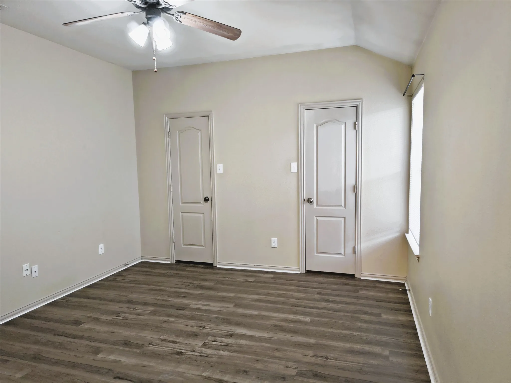Townhouse For Rent in Tarrant County , 5725 Swords Drive, Fort Worth, Texas 76137, 3 Bedroom, 2 Bathroom, 1 Garage spaces, 1,357 Sqft, built in 2001, mls#21348086, Real Estate Agent in Fort Worth, Homes For Rent in Tarrant county, Homes For Rent in Fort Worth, Realtor in Fort Worth Texas, Real Estate Brokerage Independent Realty Texas, Luminita Cordes Realtor