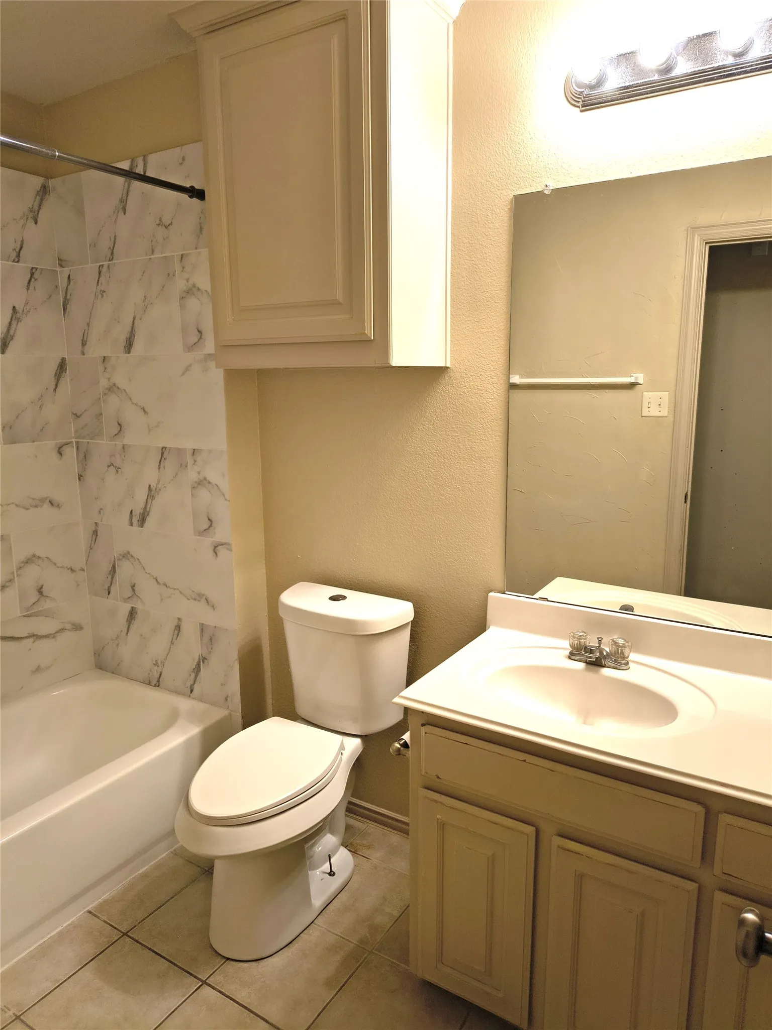Townhouse For Rent in Tarrant County , 5725 Swords Drive, Fort Worth, Texas 76137, 3 Bedroom, 2 Bathroom, 1 Garage spaces, 1,357 Sqft, built in 2001, mls#21348086, Real Estate Agent in Fort Worth, Homes For Rent in Tarrant county, Homes For Rent in Fort Worth, Realtor in Fort Worth Texas, Real Estate Brokerage Independent Realty Texas, Luminita Cordes Realtor