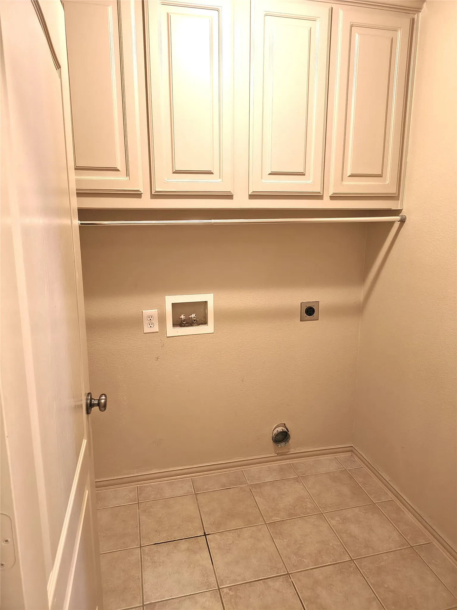 Townhouse For Rent in Tarrant County , 5725 Swords Drive, Fort Worth, Texas 76137, 3 Bedroom, 2 Bathroom, 1 Garage spaces, 1,357 Sqft, built in 2001, mls#21348086, Real Estate Agent in Fort Worth, Homes For Rent in Tarrant county, Homes For Rent in Fort Worth, Realtor in Fort Worth Texas, Real Estate Brokerage Independent Realty Texas, Luminita Cordes Realtor