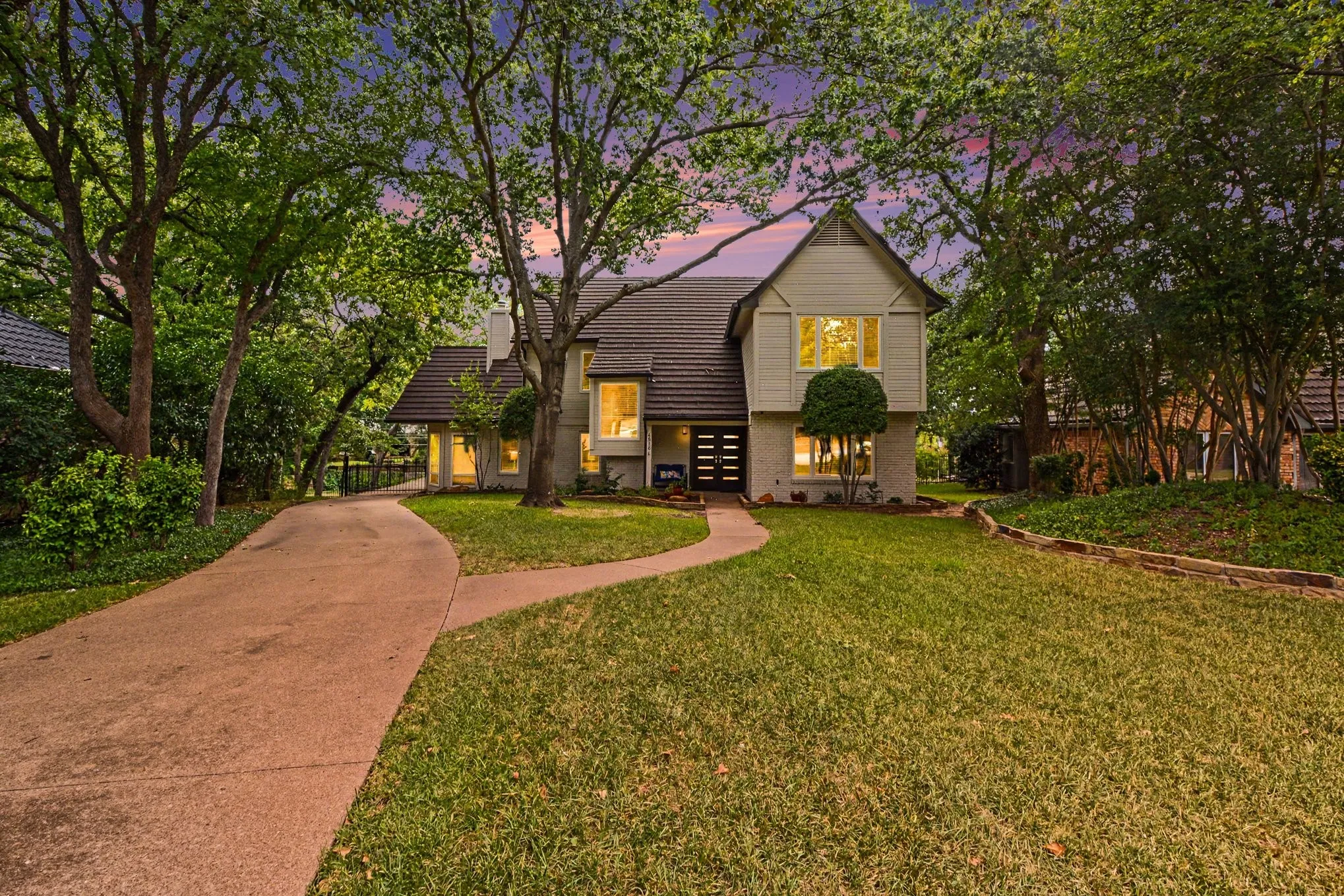 Single Family Residence For Sale in Tarrant County , 4016 Ambleside Court, Colleyville, Texas 76034, 4 Bedroom, 4 Bathroom, 2 Garage spaces, 3,173 Sqft, built in 1984, mls#21348090, Real Estate Agent in Colleyville, Homes For Sale in Tarrant county, Homes For Sale in Colleyville, Realtor in Colleyville Texas, Real Estate Brokerage Independent Realty Texas, Luminita Cordes Realtor