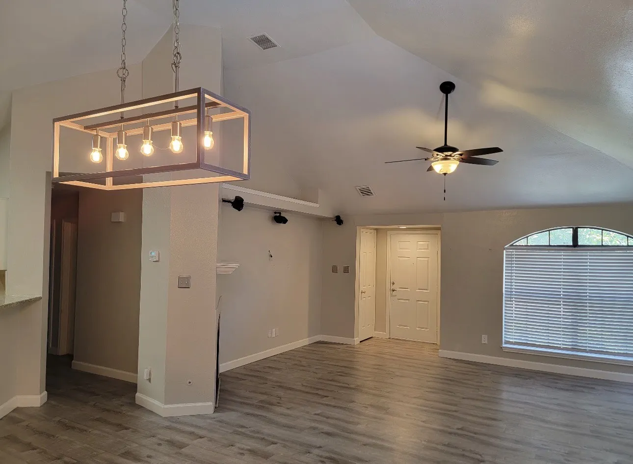 Single Family Residence For Sale in Collin County , 1600 Mountain Side Drive, Allen, Texas 75002, 3 Bedroom, 2 Bathroom, 2 Garage spaces, 1,410 Sqft, built in 1986, mls#21347538, Real Estate Agent in Allen, Homes For Sale in Collin county, Homes For Sale in Allen, Realtor in Allen Texas, Real Estate Brokerage Independent Realty Texas, Luminita Cordes Realtor
