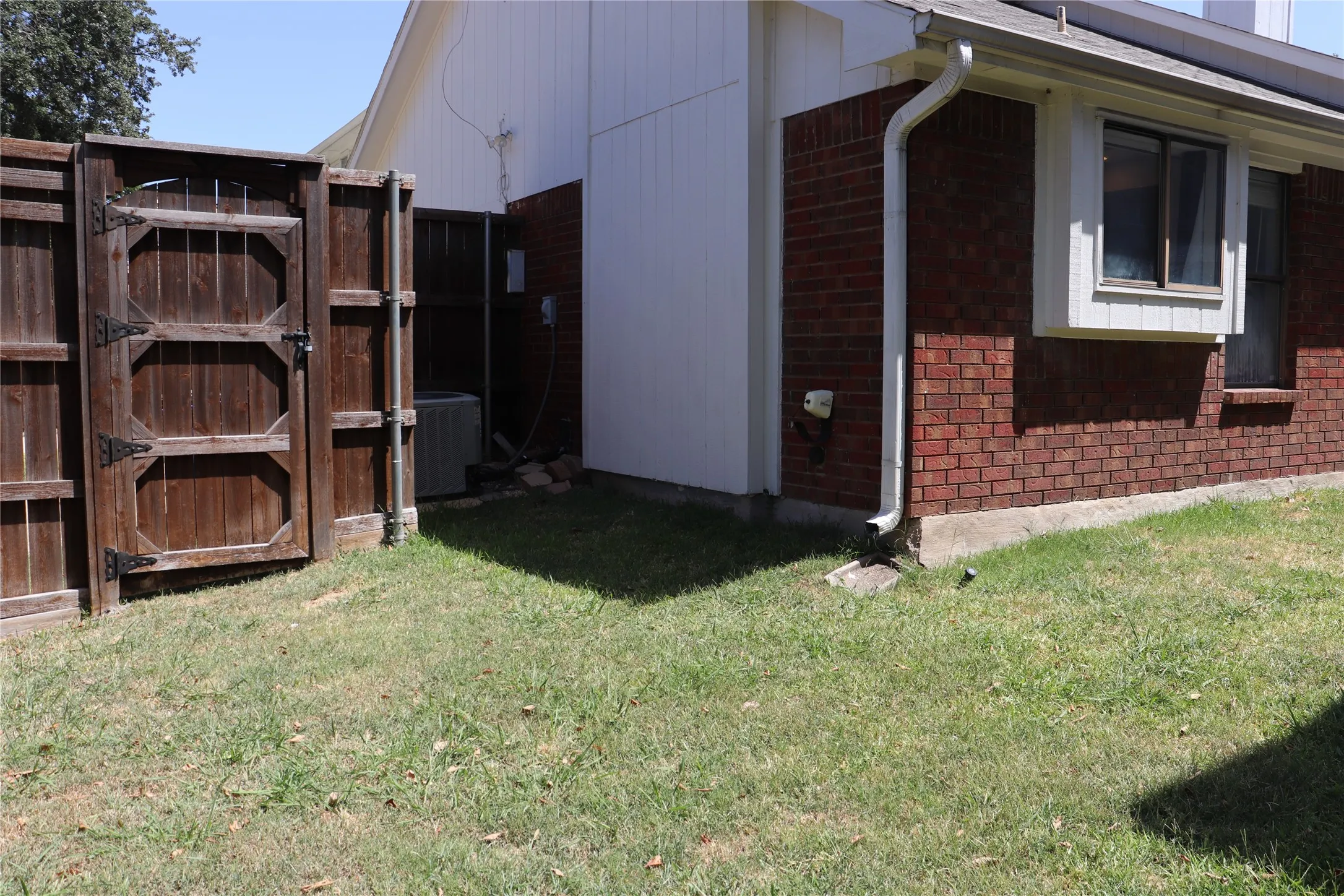 Single Family Residence For Sale in Collin County , 1600 Mountain Side Drive, Allen, Texas 75002, 3 Bedroom, 2 Bathroom, 2 Garage spaces, 1,410 Sqft, built in 1986, mls#21347538, Real Estate Agent in Allen, Homes For Sale in Collin county, Homes For Sale in Allen, Realtor in Allen Texas, Real Estate Brokerage Independent Realty Texas, Luminita Cordes Realtor