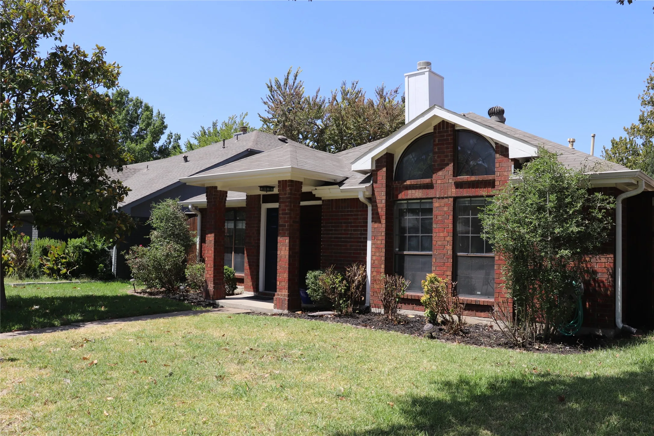 Single Family Residence For Sale in Collin County , 1600 Mountain Side Drive, Allen, Texas 75002, 3 Bedroom, 2 Bathroom, 2 Garage spaces, 1,410 Sqft, built in 1986, mls#21347538, Real Estate Agent in Allen, Homes For Sale in Collin county, Homes For Sale in Allen, Realtor in Allen Texas, Real Estate Brokerage Independent Realty Texas, Luminita Cordes Realtor