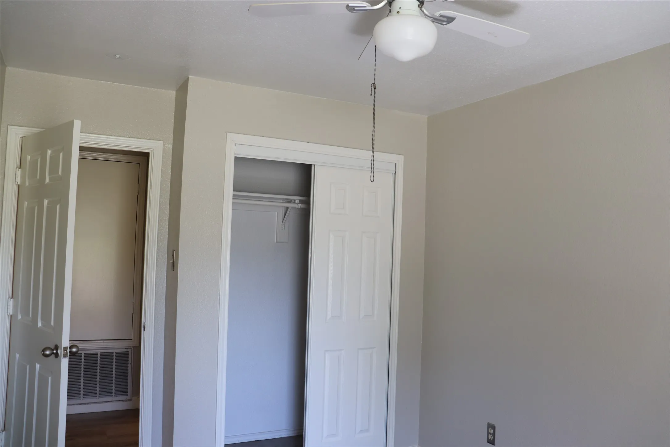 Single Family Residence For Sale in Collin County , 1600 Mountain Side Drive, Allen, Texas 75002, 3 Bedroom, 2 Bathroom, 2 Garage spaces, 1,410 Sqft, built in 1986, mls#21347538, Real Estate Agent in Allen, Homes For Sale in Collin county, Homes For Sale in Allen, Realtor in Allen Texas, Real Estate Brokerage Independent Realty Texas, Luminita Cordes Realtor
