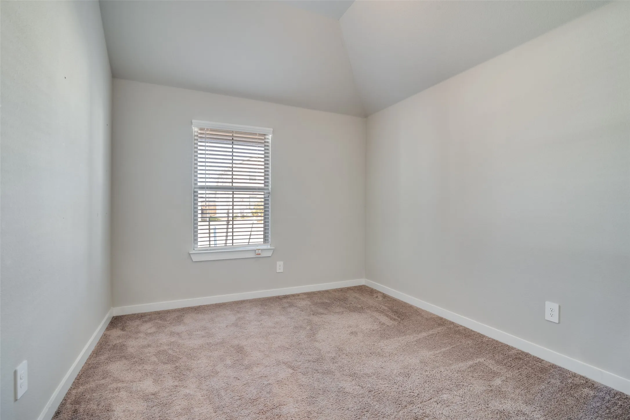 Single Family Residence For Rent in Hunt County , 3277 Timineri Lane, Royse City, Texas 75189, 4 Bedrooms, 2 Bathrooms, 2 Garage spaces, 1,847 Sqft, built in 2022, Price $2,800, mls#21348070, Real Estate Agent in Royse City, Homes For Rent in Hunt county, Homes For Rent in Royse City, Realtor in Royse City Texas, Real Estate Brokerage Independent Realty Texas, Luminita Cordes Realtor