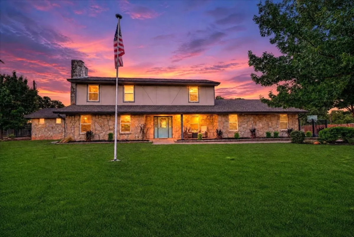 Single Family Residence For Sale in Tarrant County , 1845 Summer Lane, Keller, Texas 76262, 4 Bedroom, 4 Bathroom, 2 Garage spaces, 3,207 Sqft, built in 1983, mls#21348023, Real Estate Agent in Keller, Homes For Sale in Tarrant county, Homes For Sale in Keller, Realtor in Keller Texas, Real Estate Brokerage Independent Realty Texas, Luminita Cordes Realtor