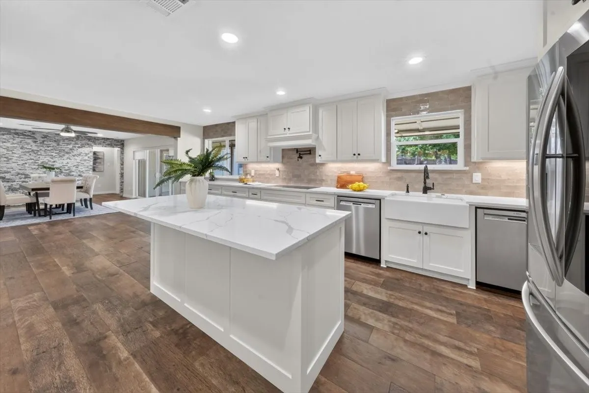 Single Family Residence For Sale in Tarrant County , 1845 Summer Lane, Keller, Texas 76262, 4 Bedroom, 4 Bathroom, 2 Garage spaces, 3,207 Sqft, built in 1983, mls#21348023, Real Estate Agent in Keller, Homes For Sale in Tarrant county, Homes For Sale in Keller, Realtor in Keller Texas, Real Estate Brokerage Independent Realty Texas, Luminita Cordes Realtor