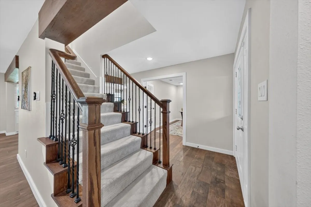 Single Family Residence For Sale in Tarrant County , 1845 Summer Lane, Keller, Texas 76262, 4 Bedroom, 4 Bathroom, 2 Garage spaces, 3,207 Sqft, built in 1983, mls#21348023, Real Estate Agent in Keller, Homes For Sale in Tarrant county, Homes For Sale in Keller, Realtor in Keller Texas, Real Estate Brokerage Independent Realty Texas, Luminita Cordes Realtor
