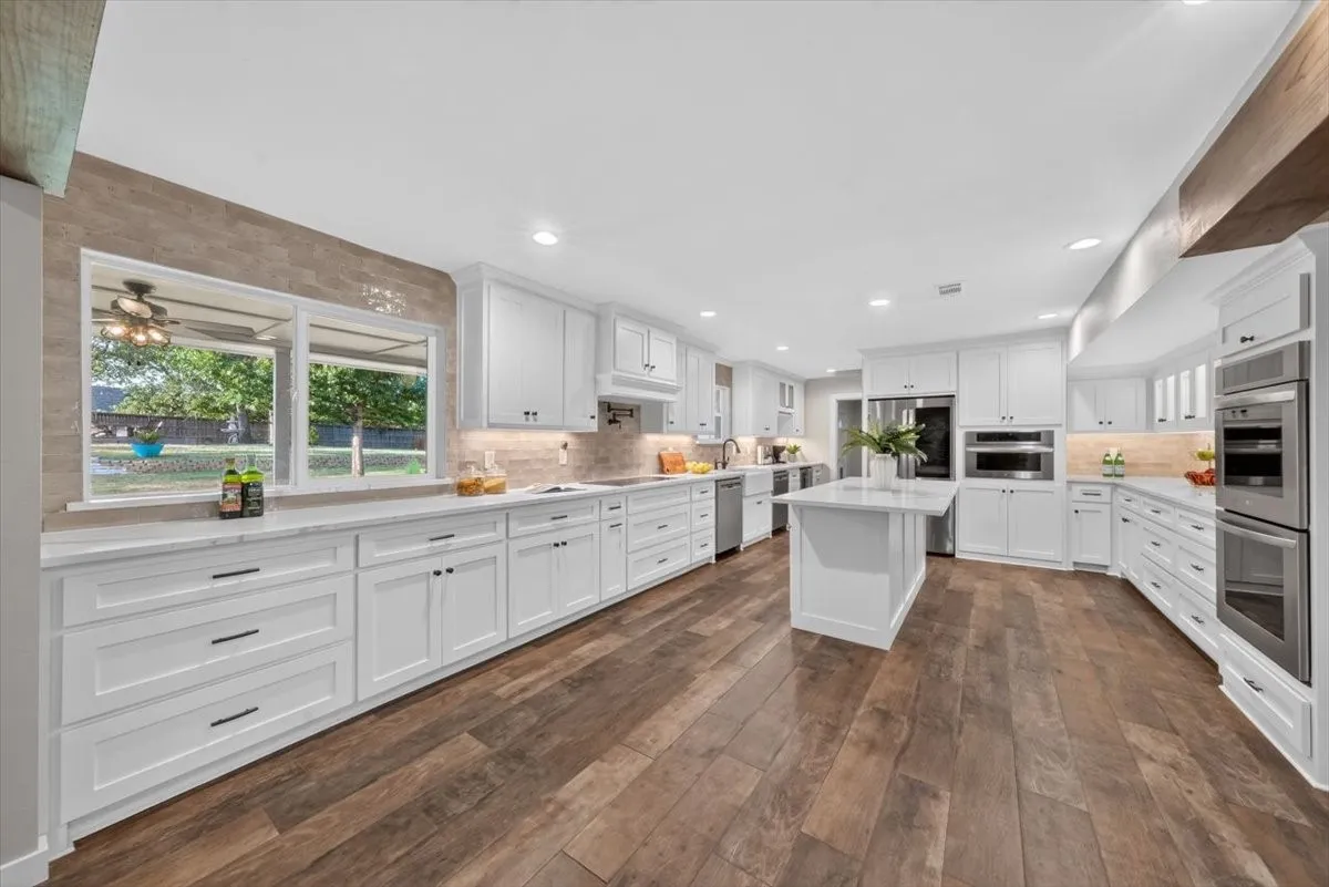 Single Family Residence For Sale in Tarrant County , 1845 Summer Lane, Keller, Texas 76262, 4 Bedroom, 4 Bathroom, 2 Garage spaces, 3,207 Sqft, built in 1983, mls#21348023, Real Estate Agent in Keller, Homes For Sale in Tarrant county, Homes For Sale in Keller, Realtor in Keller Texas, Real Estate Brokerage Independent Realty Texas, Luminita Cordes Realtor