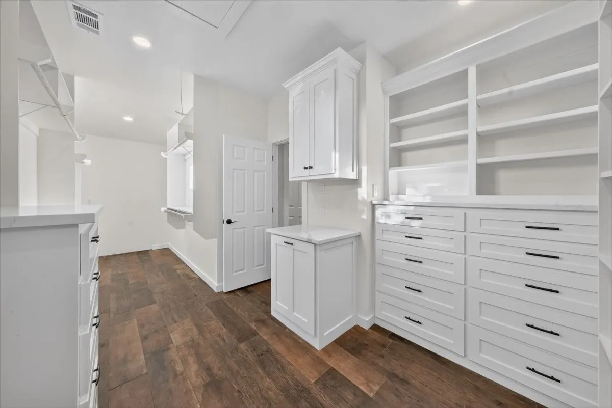 Single Family Residence For Sale in Tarrant County , 1845 Summer Lane, Keller, Texas 76262, 4 Bedroom, 4 Bathroom, 2 Garage spaces, 3,207 Sqft, built in 1983, mls#21348023, Real Estate Agent in Keller, Homes For Sale in Tarrant county, Homes For Sale in Keller, Realtor in Keller Texas, Real Estate Brokerage Independent Realty Texas, Luminita Cordes Realtor