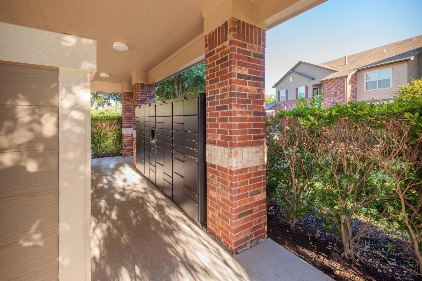 Receive up to 8 Weeks Free on all Floorplans + WIN FREE RENT FOR ONE YEAR