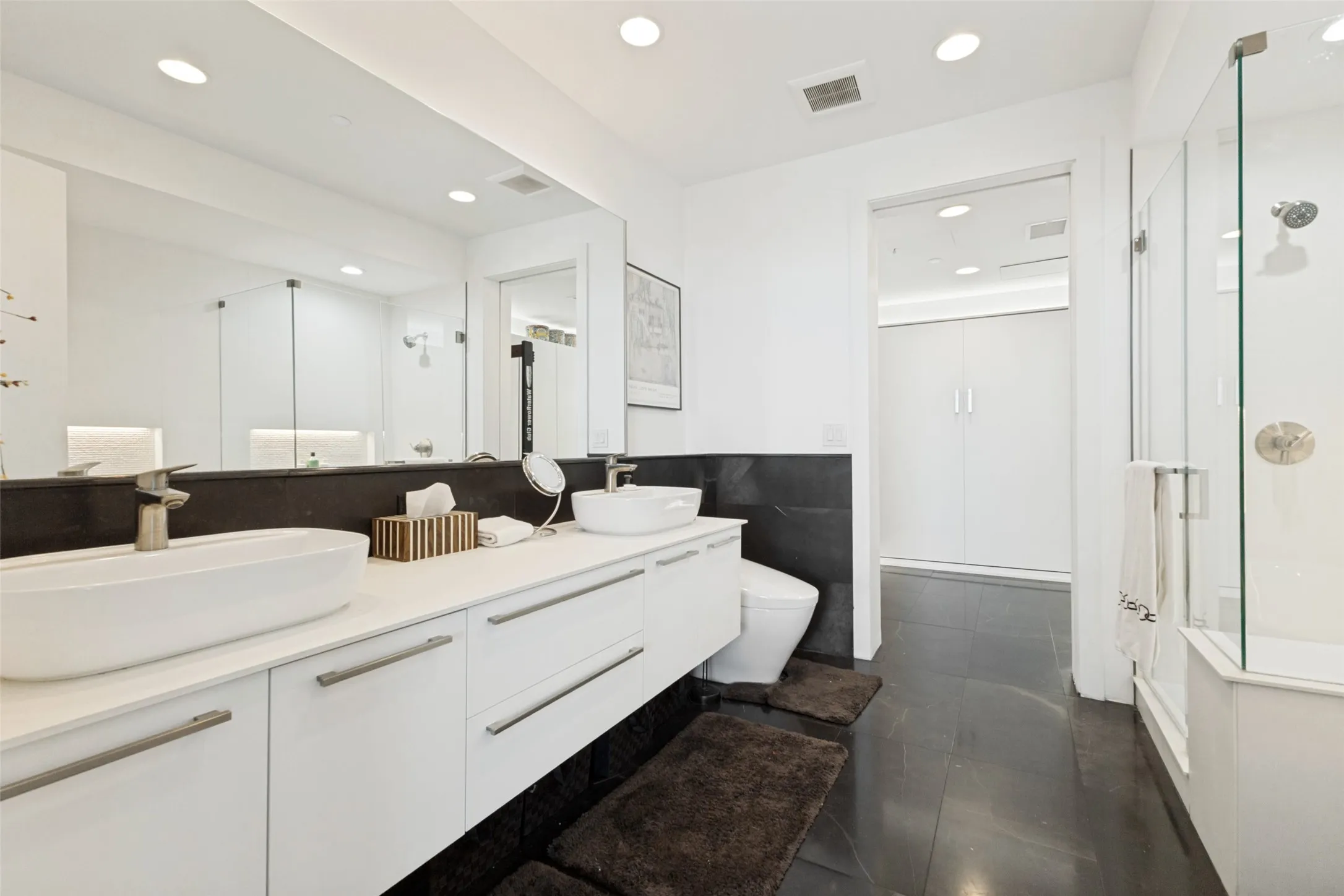 Condominium For Rent in Dallas County , 3130 N Harwood Street 2305, Dallas, Texas 75201, 2 Bedroom, 3 Bathroom, 2 Garage spaces, 1,527 Sqft, built in 2018, mls#21342141, Real Estate Agent in Dallas, Homes For Rent in Dallas county, Homes For Rent in Dallas, Realtor in Dallas Texas, Real Estate Brokerage Independent Realty Texas, Luminita Cordes Realtor