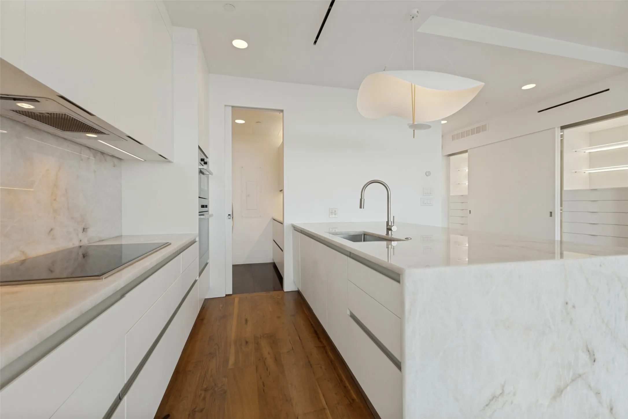 Condominium For Rent in Dallas County , 3130 N Harwood Street 2305, Dallas, Texas 75201, 2 Bedroom, 3 Bathroom, 2 Garage spaces, 1,527 Sqft, built in 2018, mls#21342141, Real Estate Agent in Dallas, Homes For Rent in Dallas county, Homes For Rent in Dallas, Realtor in Dallas Texas, Real Estate Brokerage Independent Realty Texas, Luminita Cordes Realtor
