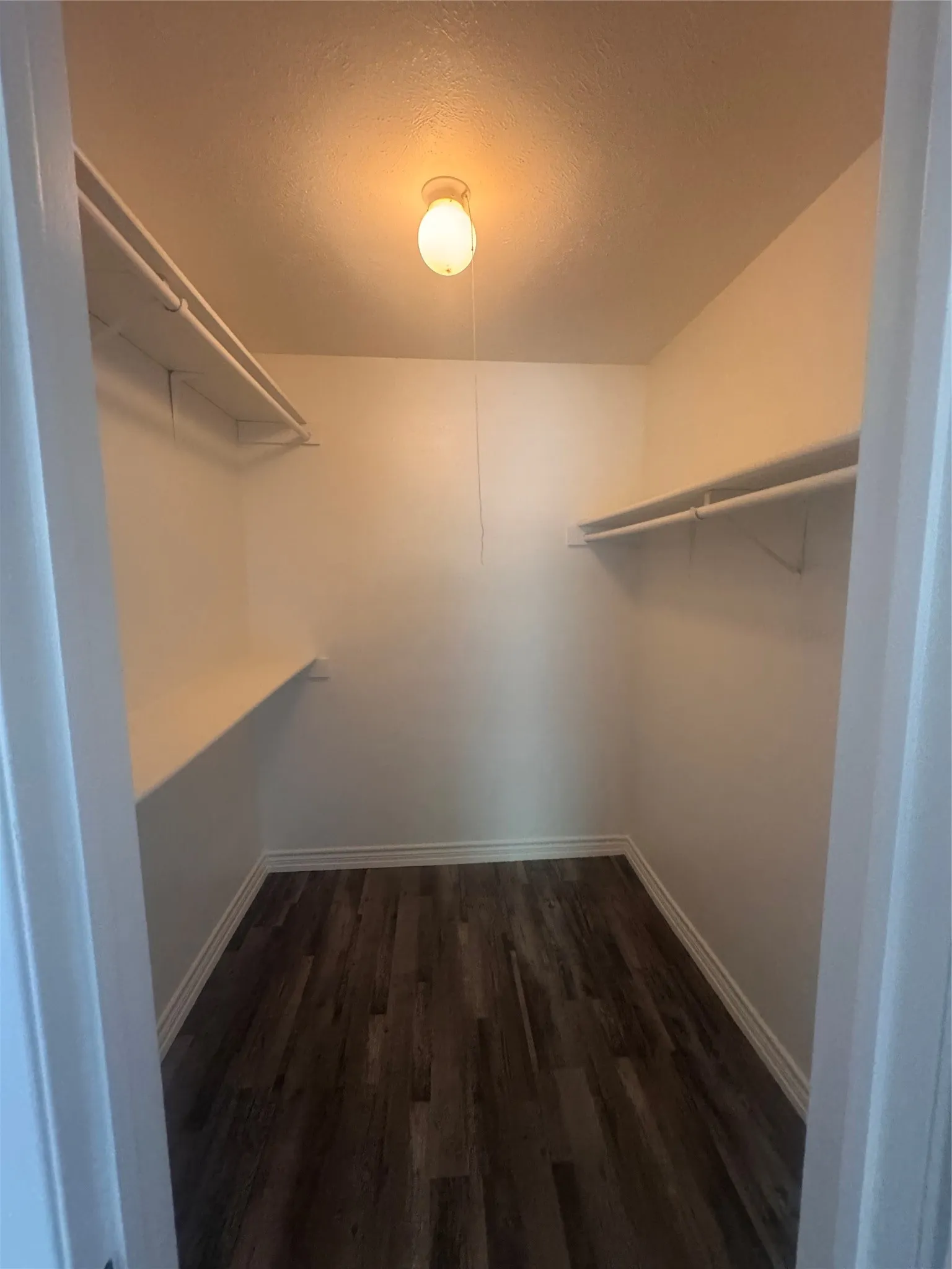 Single Family Residence For Rent in Denton County , 5528 Gibson Drive, The Colony, Texas 75056, 3 Bedroom, 2 Bathroom, 2 Garage spaces, 1,249 Sqft, built in 1974, mls#21348116, Real Estate Agent in The Colony, Homes For Rent in Denton county, Homes For Rent in The Colony, Realtor in The Colony Texas, Real Estate Brokerage Independent Realty Texas, Luminita Cordes Realtor