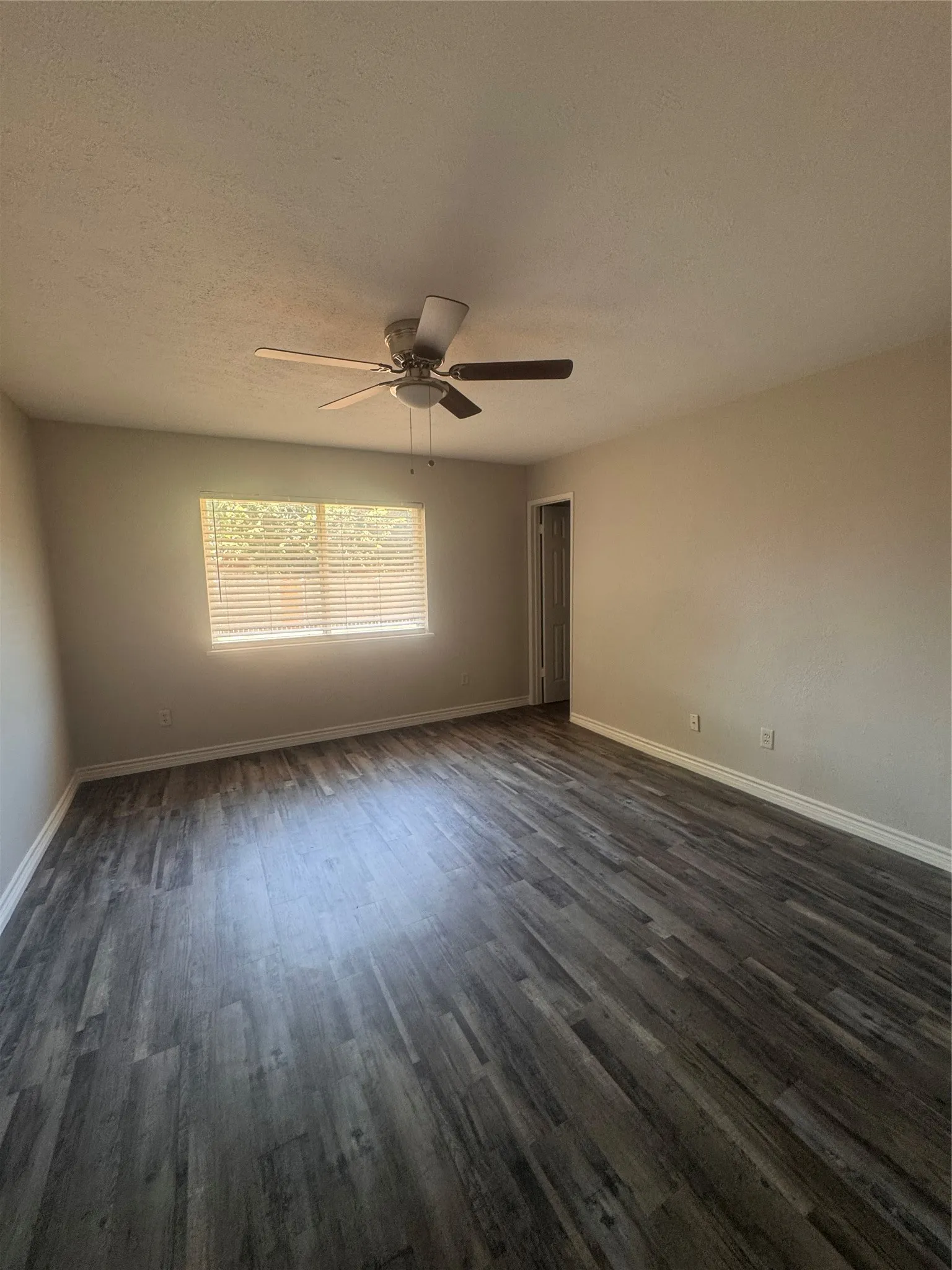 Single Family Residence For Rent in Denton County , 5528 Gibson Drive, The Colony, Texas 75056, 3 Bedroom, 2 Bathroom, 2 Garage spaces, 1,249 Sqft, built in 1974, mls#21348116, Real Estate Agent in The Colony, Homes For Rent in Denton county, Homes For Rent in The Colony, Realtor in The Colony Texas, Real Estate Brokerage Independent Realty Texas, Luminita Cordes Realtor