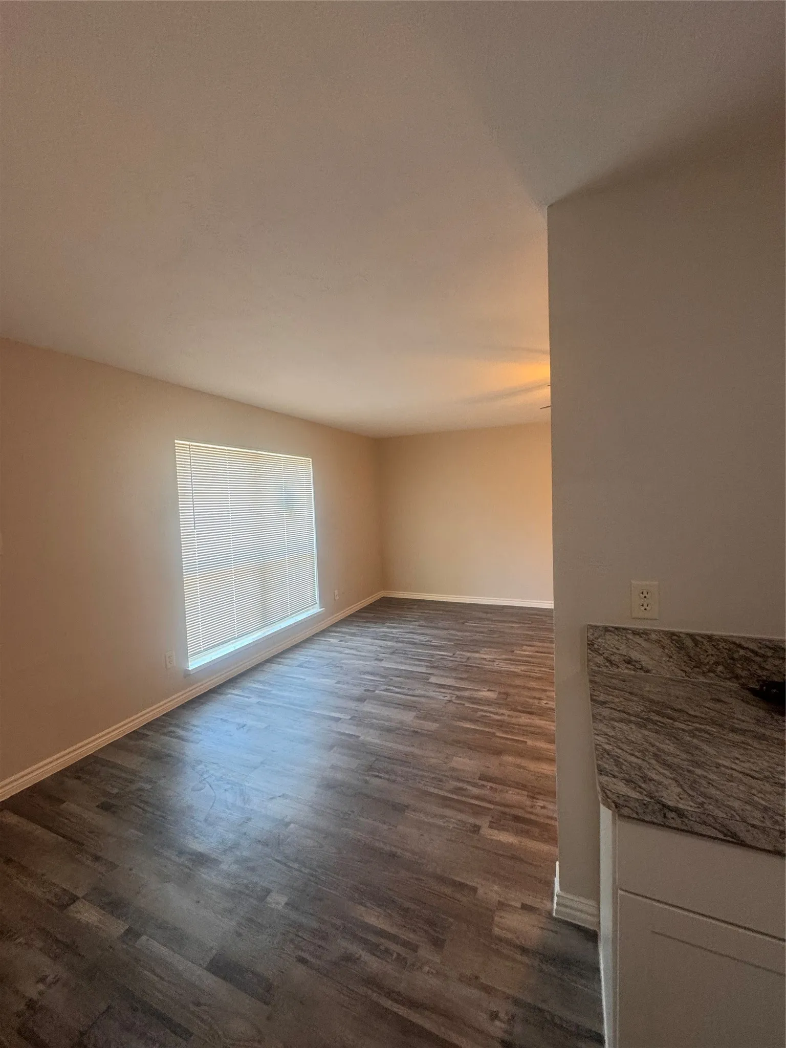 Single Family Residence For Rent in Denton County , 5528 Gibson Drive, The Colony, Texas 75056, 3 Bedroom, 2 Bathroom, 2 Garage spaces, 1,249 Sqft, built in 1974, mls#21348116, Real Estate Agent in The Colony, Homes For Rent in Denton county, Homes For Rent in The Colony, Realtor in The Colony Texas, Real Estate Brokerage Independent Realty Texas, Luminita Cordes Realtor