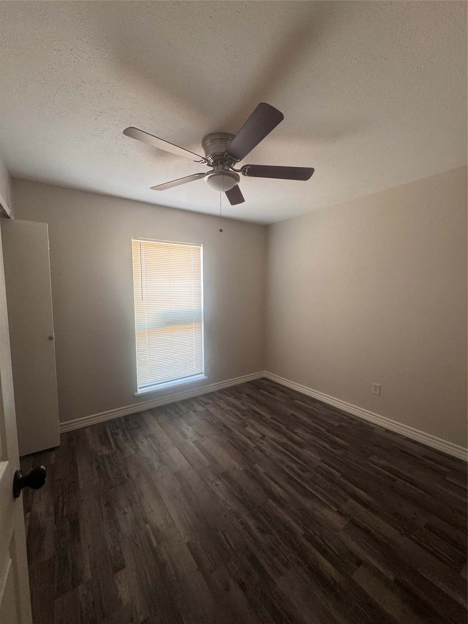 Single Family Residence For Rent in Denton County , 5528 Gibson Drive, The Colony, Texas 75056, 3 Bedroom, 2 Bathroom, 2 Garage spaces, 1,249 Sqft, built in 1974, mls#21348116, Real Estate Agent in The Colony, Homes For Rent in Denton county, Homes For Rent in The Colony, Realtor in The Colony Texas, Real Estate Brokerage Independent Realty Texas, Luminita Cordes Realtor