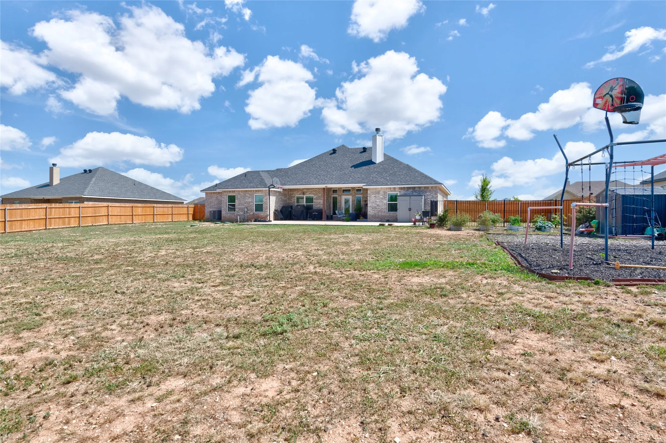 Single Family Residence For Sale in Taylor County , 128 Hawker Lane, Abilene, Texas 79602, 4 Bedroom, 2 Bathroom, 2 Garage spaces, 2,073 Sqft, built in 2022, mls#21345368, Real Estate Agent in Abilene, Homes For Sale in Taylor county, Homes For Sale in Abilene, Realtor in Abilene Texas, Real Estate Brokerage Independent Realty Texas, Luminita Cordes Realtor