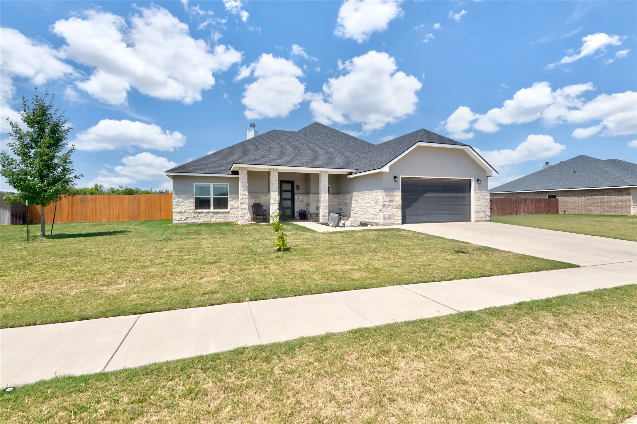 Single Family Residence For Sale in Taylor County , 128 Hawker Lane, Abilene, Texas 79602, 4 Bedroom, 2 Bathroom, 2 Garage spaces, 2,073 Sqft, built in 2022, mls#21345368, Real Estate Agent in Abilene, Homes For Sale in Taylor county, Homes For Sale in Abilene, Realtor in Abilene Texas, Real Estate Brokerage Independent Realty Texas, Luminita Cordes Realtor