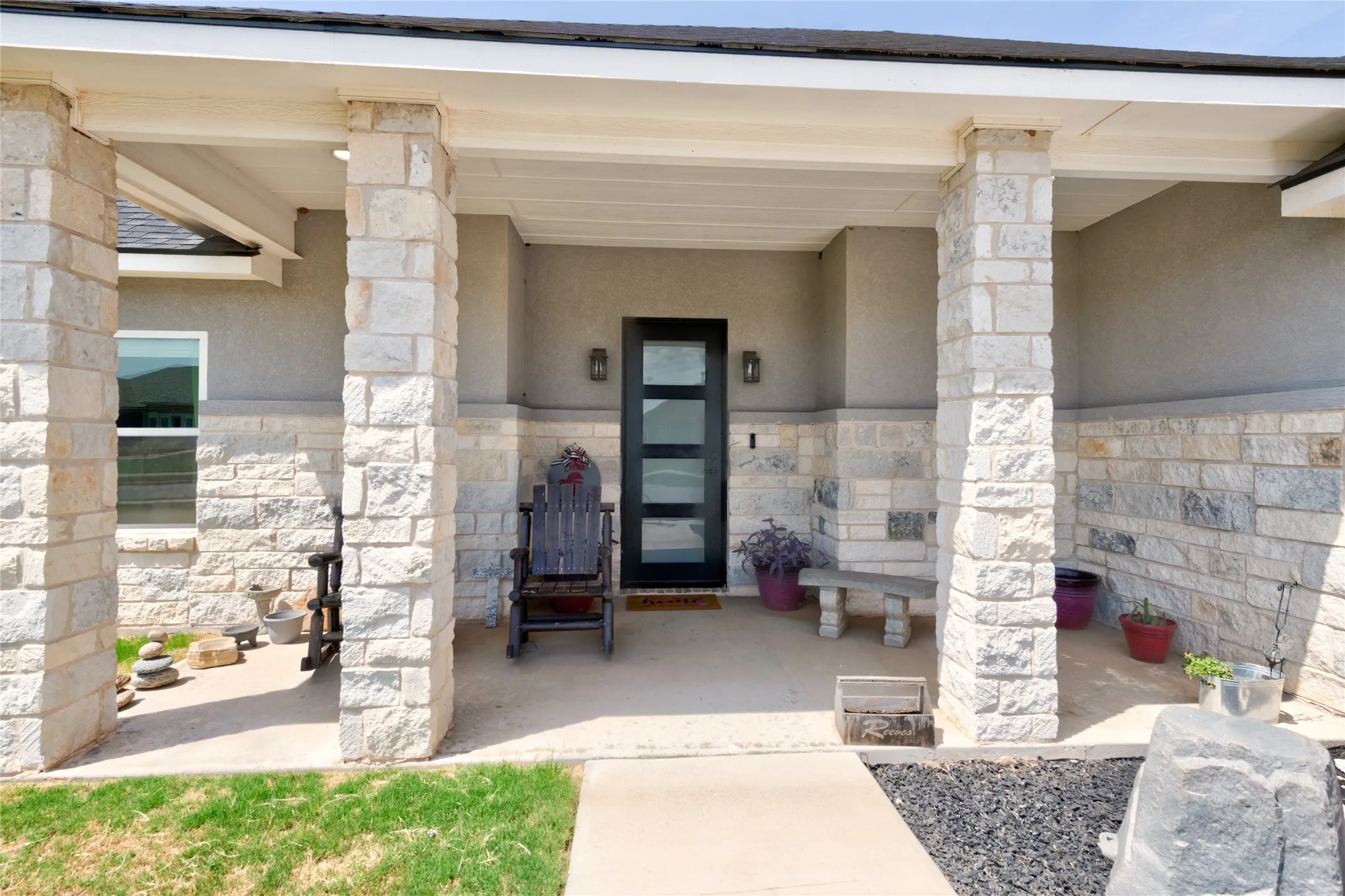 Single Family Residence For Sale in Taylor County , 128 Hawker Lane, Abilene, Texas 79602, 4 Bedroom, 2 Bathroom, 2 Garage spaces, 2,073 Sqft, built in 2022, mls#21345368, Real Estate Agent in Abilene, Homes For Sale in Taylor county, Homes For Sale in Abilene, Realtor in Abilene Texas, Real Estate Brokerage Independent Realty Texas, Luminita Cordes Realtor