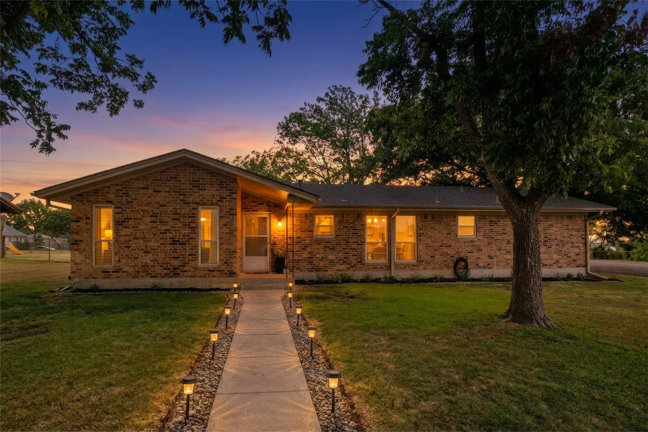 Single Family Residence For Sale in Cooke County , 239 S Pine Street, Muenster, Texas 76252, 3 Bedrooms, 2 Bathrooms, 1 Garage spaces, 1,374 Sqft, built in 1976, Price $295,000, mls#21347860, Real Estate Agent in Muenster, Homes For Sale in Cooke county, Homes For Sale in Muenster, Realtor in Muenster Texas, Real Estate Brokerage Independent Realty Texas, Luminita Cordes Realtor