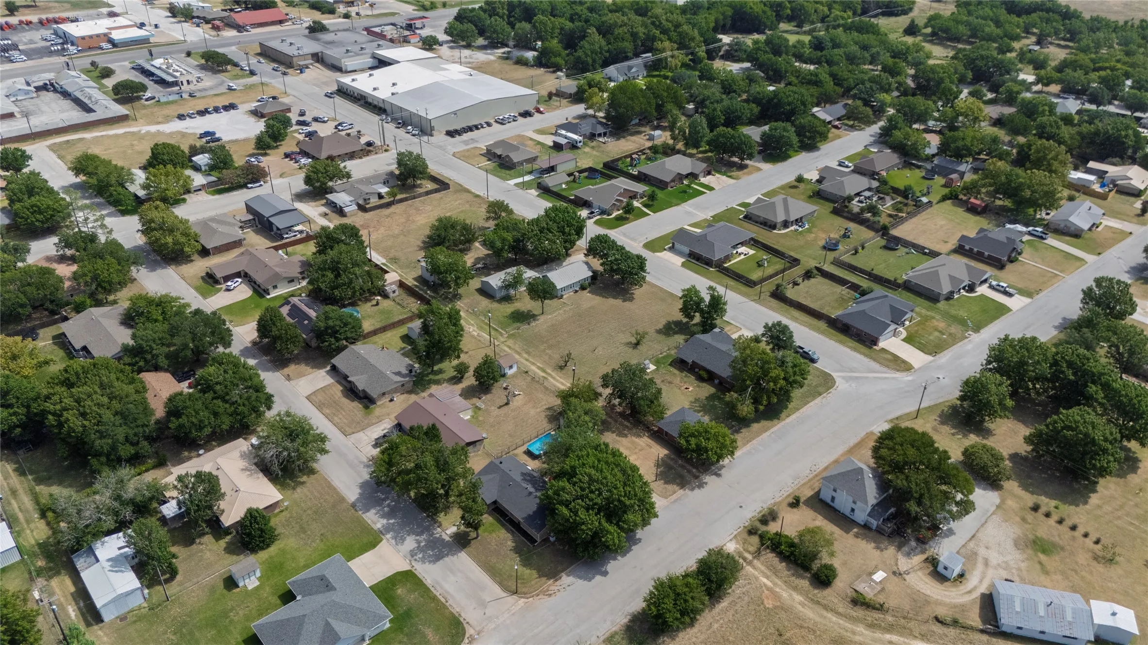 Single Family Residence For Sale in Cooke County , 239 S Pine Street, Muenster, Texas 76252, 3 Bedrooms, 2 Bathrooms, 1 Garage spaces, 1,374 Sqft, built in 1976, Price $295,000, mls#21347860, Real Estate Agent in Muenster, Homes For Sale in Cooke county, Homes For Sale in Muenster, Realtor in Muenster Texas, Real Estate Brokerage Independent Realty Texas, Luminita Cordes Realtor