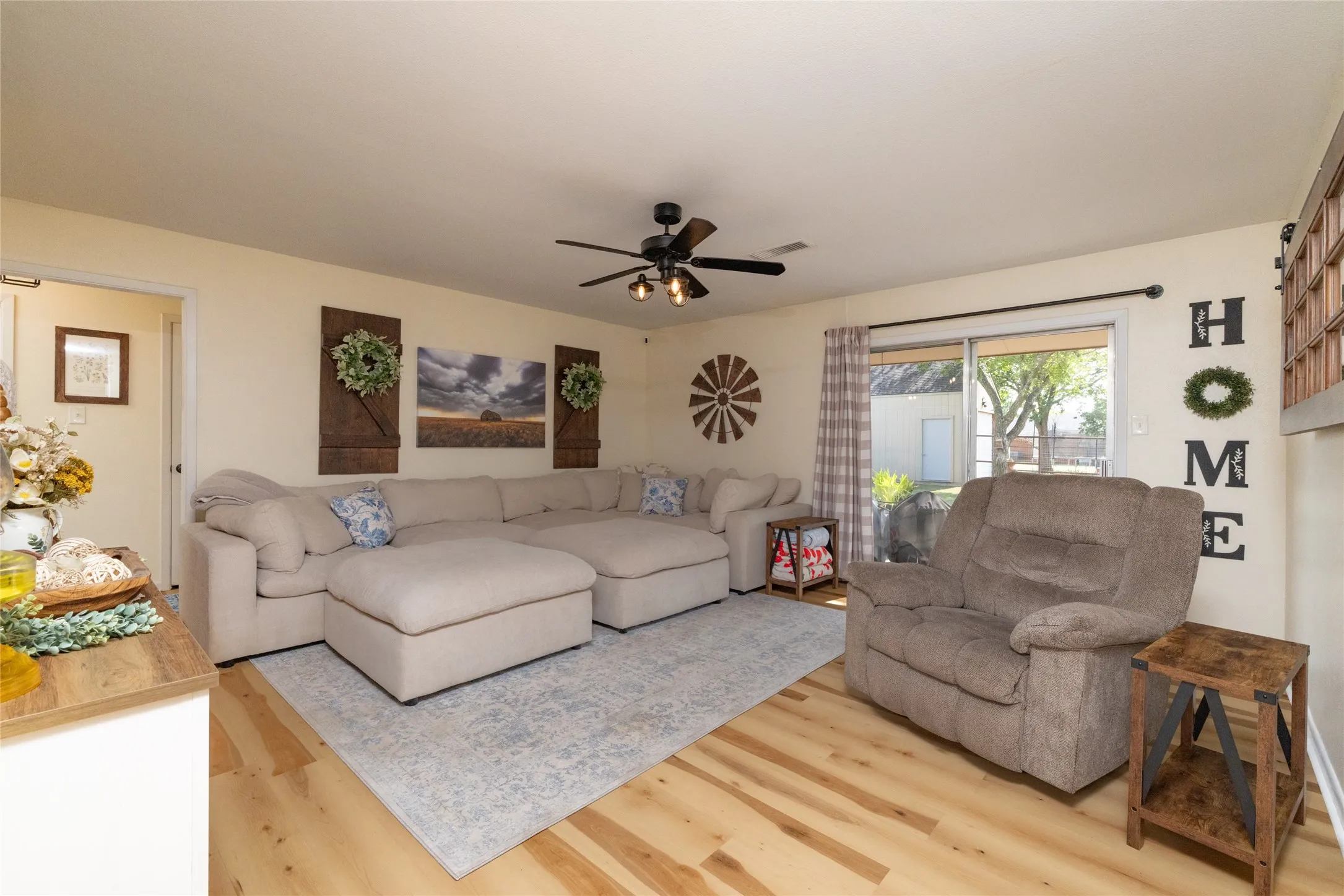 Single Family Residence For Sale in Cooke County , 239 S Pine Street, Muenster, Texas 76252, 3 Bedrooms, 2 Bathrooms, 1 Garage spaces, 1,374 Sqft, built in 1976, Price $295,000, mls#21347860, Real Estate Agent in Muenster, Homes For Sale in Cooke county, Homes For Sale in Muenster, Realtor in Muenster Texas, Real Estate Brokerage Independent Realty Texas, Luminita Cordes Realtor