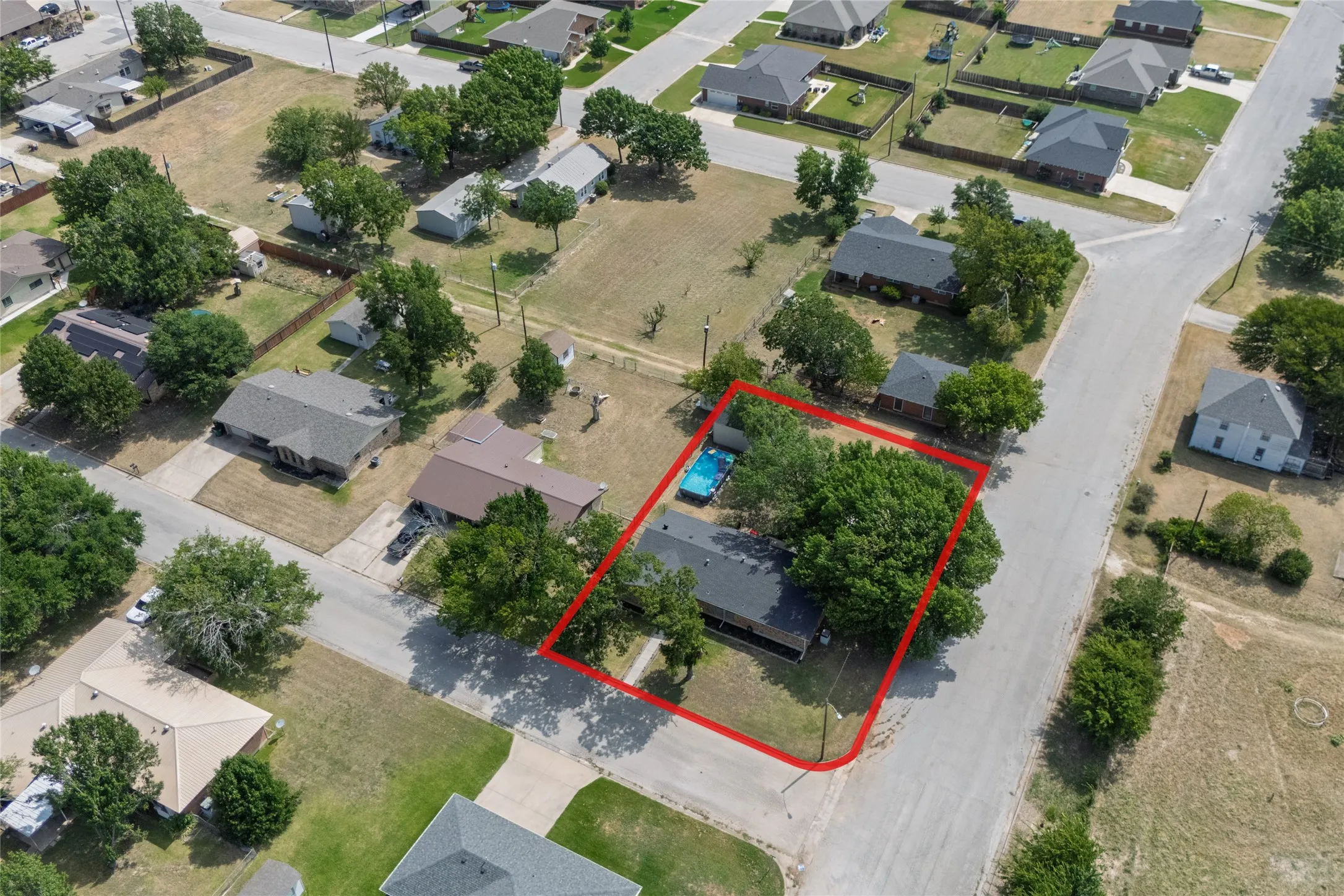 Single Family Residence For Sale in Cooke County , 239 S Pine Street, Muenster, Texas 76252, 3 Bedrooms, 2 Bathrooms, 1 Garage spaces, 1,374 Sqft, built in 1976, Price $295,000, mls#21347860, Real Estate Agent in Muenster, Homes For Sale in Cooke county, Homes For Sale in Muenster, Realtor in Muenster Texas, Real Estate Brokerage Independent Realty Texas, Luminita Cordes Realtor