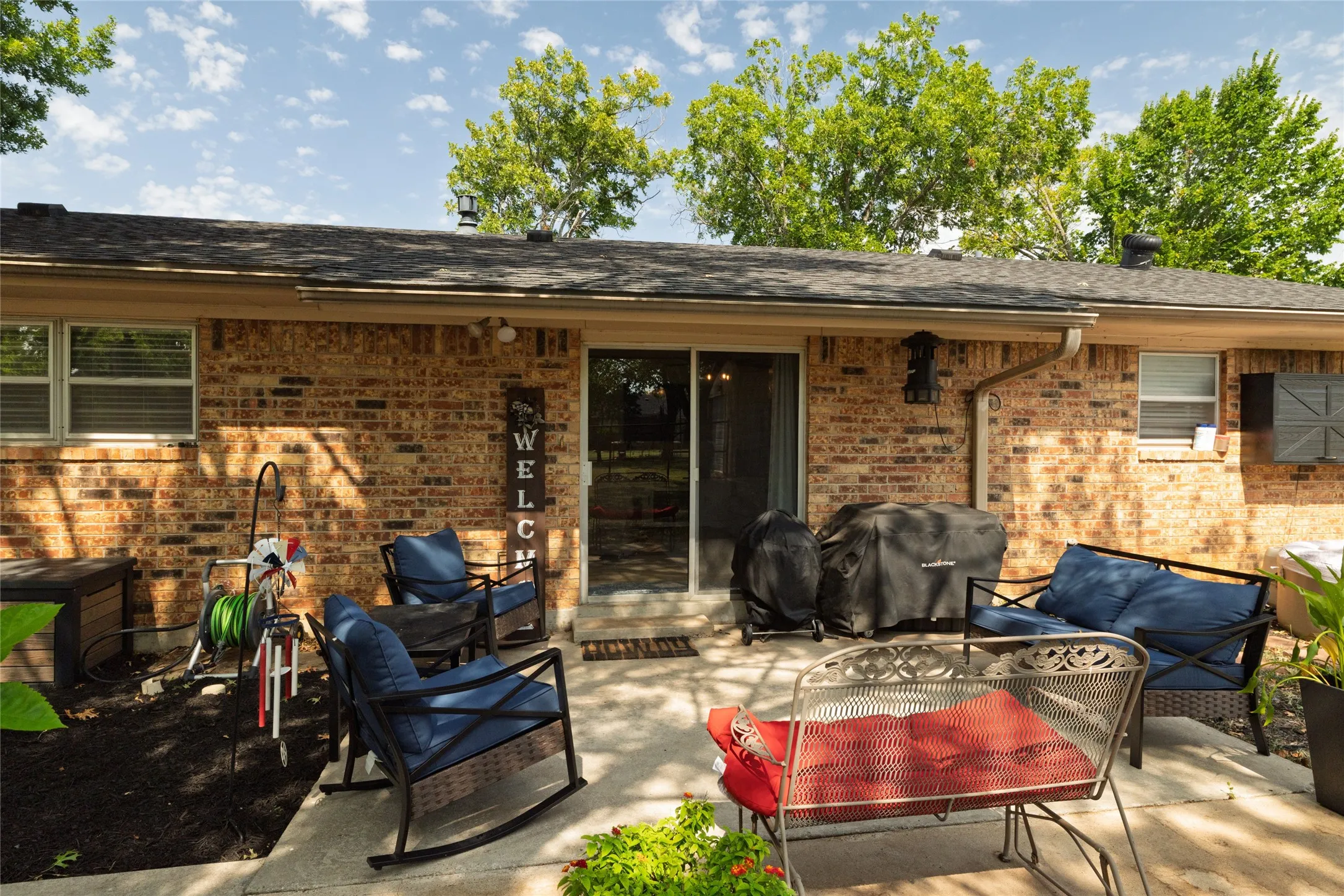Single Family Residence For Sale in Cooke County , 239 S Pine Street, Muenster, Texas 76252, 3 Bedrooms, 2 Bathrooms, 1 Garage spaces, 1,374 Sqft, built in 1976, Price $295,000, mls#21347860, Real Estate Agent in Muenster, Homes For Sale in Cooke county, Homes For Sale in Muenster, Realtor in Muenster Texas, Real Estate Brokerage Independent Realty Texas, Luminita Cordes Realtor