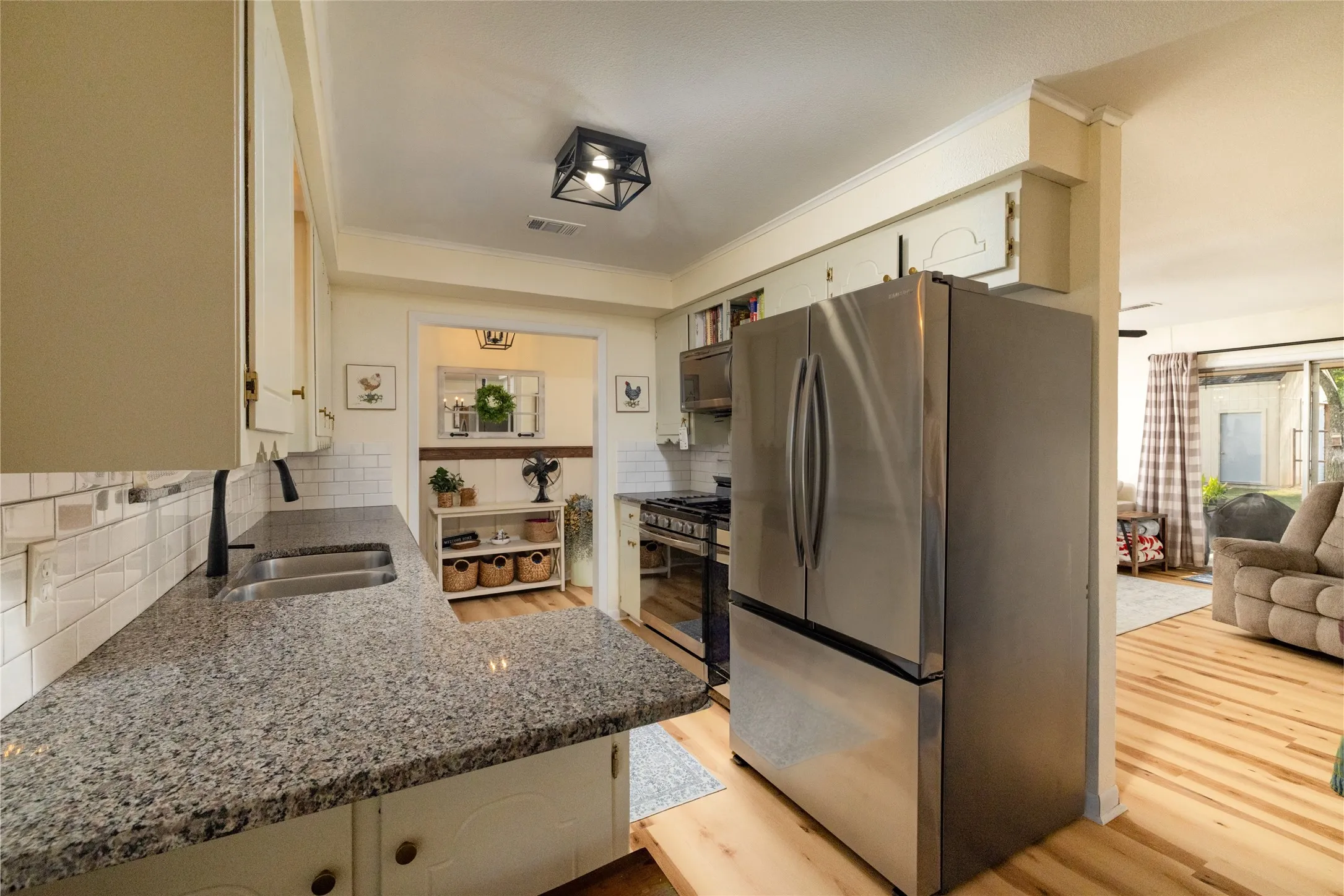 Single Family Residence For Sale in Cooke County , 239 S Pine Street, Muenster, Texas 76252, 3 Bedrooms, 2 Bathrooms, 1 Garage spaces, 1,374 Sqft, built in 1976, Price $295,000, mls#21347860, Real Estate Agent in Muenster, Homes For Sale in Cooke county, Homes For Sale in Muenster, Realtor in Muenster Texas, Real Estate Brokerage Independent Realty Texas, Luminita Cordes Realtor
