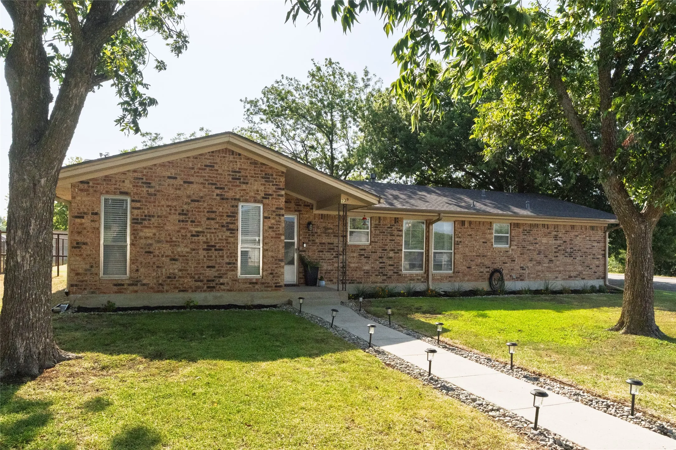 Single Family Residence For Sale in Cooke County , 239 S Pine Street, Muenster, Texas 76252, 3 Bedrooms, 2 Bathrooms, 1 Garage spaces, 1,374 Sqft, built in 1976, Price $295,000, mls#21347860, Real Estate Agent in Muenster, Homes For Sale in Cooke county, Homes For Sale in Muenster, Realtor in Muenster Texas, Real Estate Brokerage Independent Realty Texas, Luminita Cordes Realtor