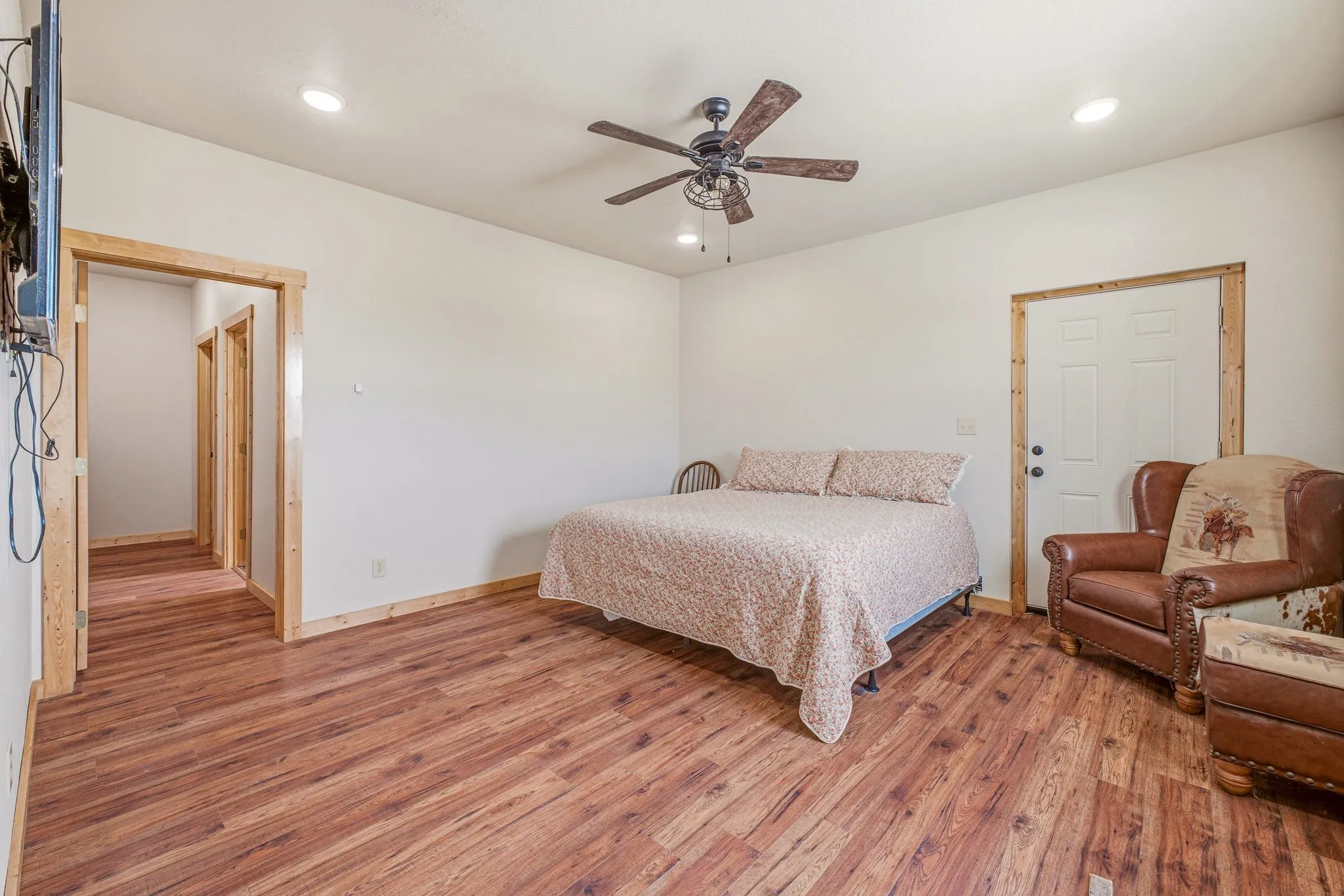 Farm For Sale in Erath County , 100 County Road 519, Stephenville, Texas 76401, 3 Bedrooms, 2 Bathrooms, Garage spaces, 3,370 Sqft, built in 1994, Price $2,600,000, mls#21347999, Real Estate Agent in Stephenville, Homes For Sale in Erath county, Homes For Sale in Stephenville, Realtor in Stephenville Texas, Real Estate Brokerage Independent Realty Texas, Luminita Cordes Realtor