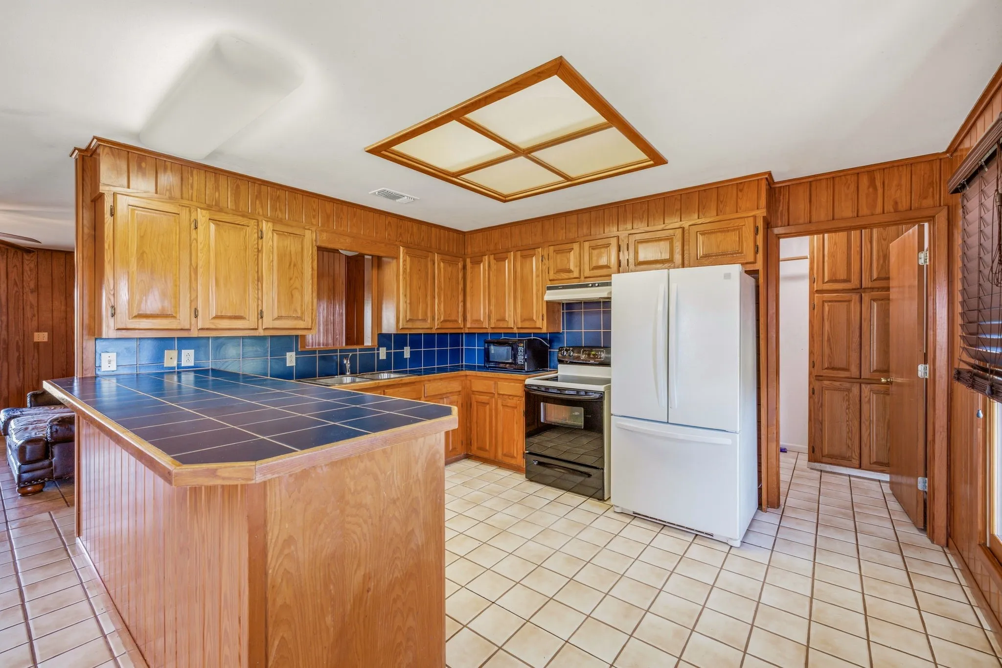 Farm For Sale in Erath County , 100 County Road 519, Stephenville, Texas 76401, 3 Bedrooms, 2 Bathrooms, Garage spaces, 3,370 Sqft, built in 1994, Price $2,600,000, mls#21347999, Real Estate Agent in Stephenville, Homes For Sale in Erath county, Homes For Sale in Stephenville, Realtor in Stephenville Texas, Real Estate Brokerage Independent Realty Texas, Luminita Cordes Realtor