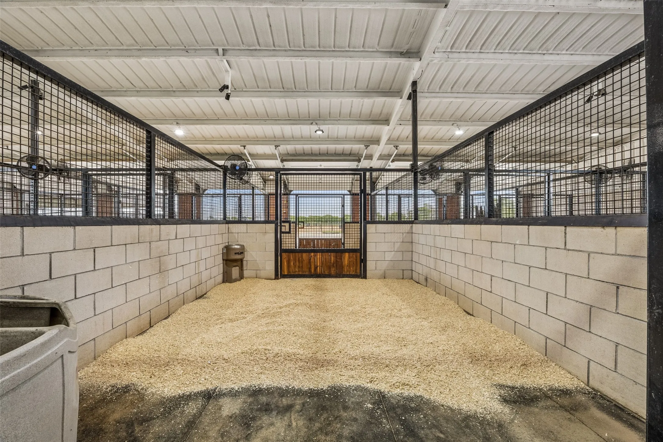 Farm For Sale in Grayson County , 14714 US Highway 377, Whitesboro, Texas 76273, 4 Bedroom, 3 Bathroom, 2 Garage spaces, 2,245 Sqft, built in 2007, mls#21332356, Real Estate Agent in Whitesboro, Homes For Sale in Grayson county, Homes For Sale in Whitesboro, Realtor in Whitesboro Texas, Real Estate Brokerage Independent Realty Texas, Luminita Cordes Realtor