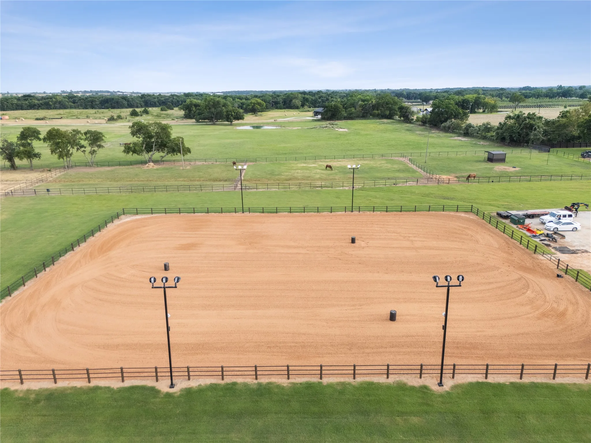 Farm For Sale in Grayson County , 14714 US Highway 377, Whitesboro, Texas 76273, 4 Bedroom, 3 Bathroom, 2 Garage spaces, 2,245 Sqft, built in 2007, mls#21332356, Real Estate Agent in Whitesboro, Homes For Sale in Grayson county, Homes For Sale in Whitesboro, Realtor in Whitesboro Texas, Real Estate Brokerage Independent Realty Texas, Luminita Cordes Realtor
