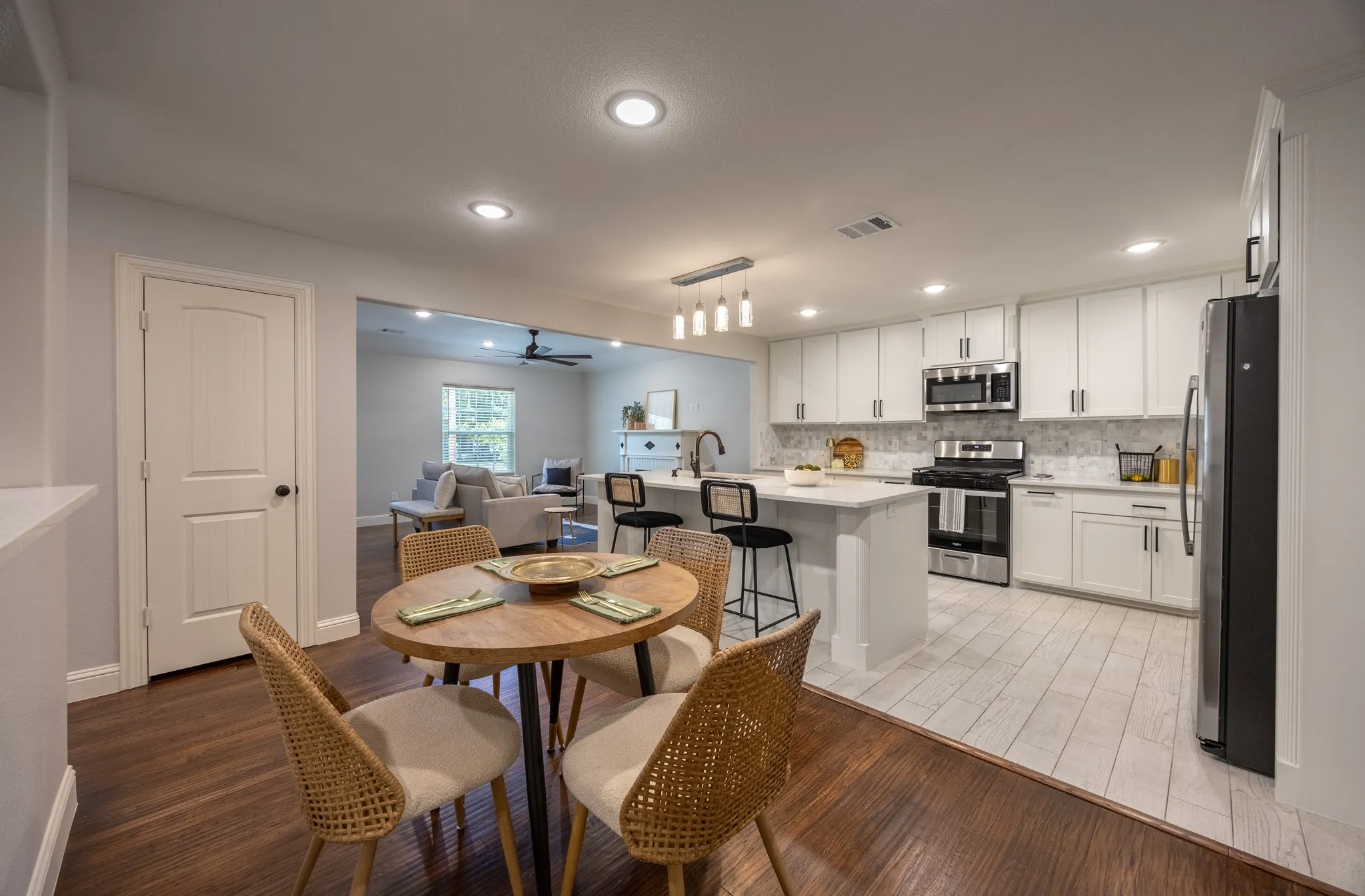 Single Family Residence For Sale in Tarrant County , 809 Haynes Avenue, Fort Worth, Texas 76103, 6 Bedroom, 4 Bathroom, Garage spaces, 2,700 Sqft, built in 1931, mls#21348088, Real Estate Agent in Fort Worth, Homes For Sale in Tarrant county, Homes For Sale in Fort Worth, Realtor in Fort Worth Texas, Real Estate Brokerage Independent Realty Texas, Luminita Cordes Realtor