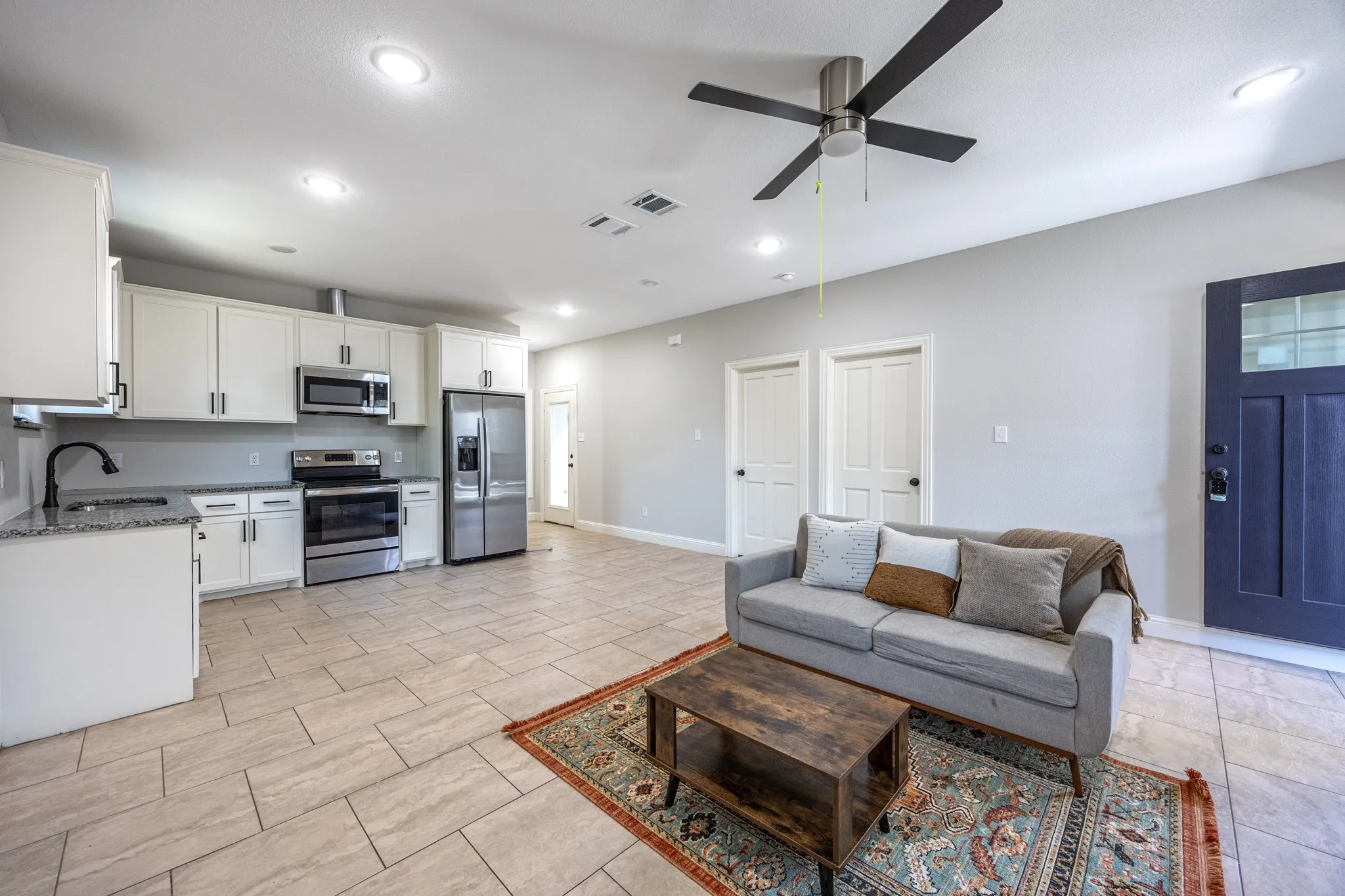 Single Family Residence For Sale in Tarrant County , 809 Haynes Avenue, Fort Worth, Texas 76103, 6 Bedroom, 4 Bathroom, Garage spaces, 2,700 Sqft, built in 1931, mls#21348088, Real Estate Agent in Fort Worth, Homes For Sale in Tarrant county, Homes For Sale in Fort Worth, Realtor in Fort Worth Texas, Real Estate Brokerage Independent Realty Texas, Luminita Cordes Realtor