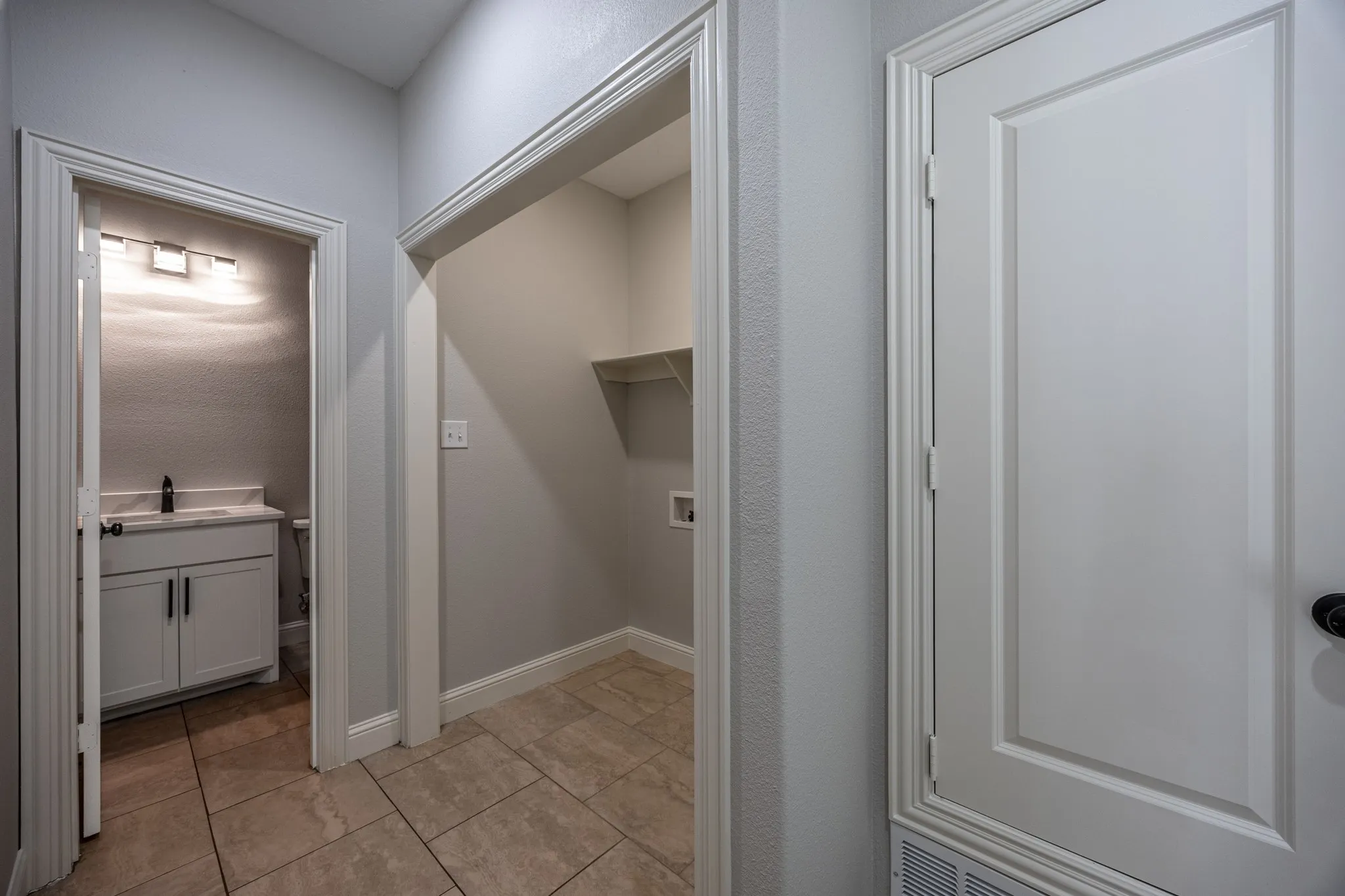 Single Family Residence For Sale in Tarrant County , 809 Haynes Avenue, Fort Worth, Texas 76103, 6 Bedroom, 4 Bathroom, Garage spaces, 2,700 Sqft, built in 1931, mls#21348088, Real Estate Agent in Fort Worth, Homes For Sale in Tarrant county, Homes For Sale in Fort Worth, Realtor in Fort Worth Texas, Real Estate Brokerage Independent Realty Texas, Luminita Cordes Realtor