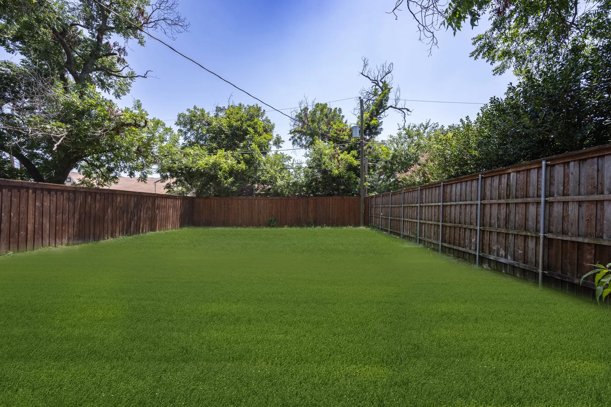 Single Family Residence For Sale in Tarrant County , 809 Haynes Avenue, Fort Worth, Texas 76103, 6 Bedroom, 4 Bathroom, Garage spaces, 2,700 Sqft, built in 1931, mls#21348088, Real Estate Agent in Fort Worth, Homes For Sale in Tarrant county, Homes For Sale in Fort Worth, Realtor in Fort Worth Texas, Real Estate Brokerage Independent Realty Texas, Luminita Cordes Realtor