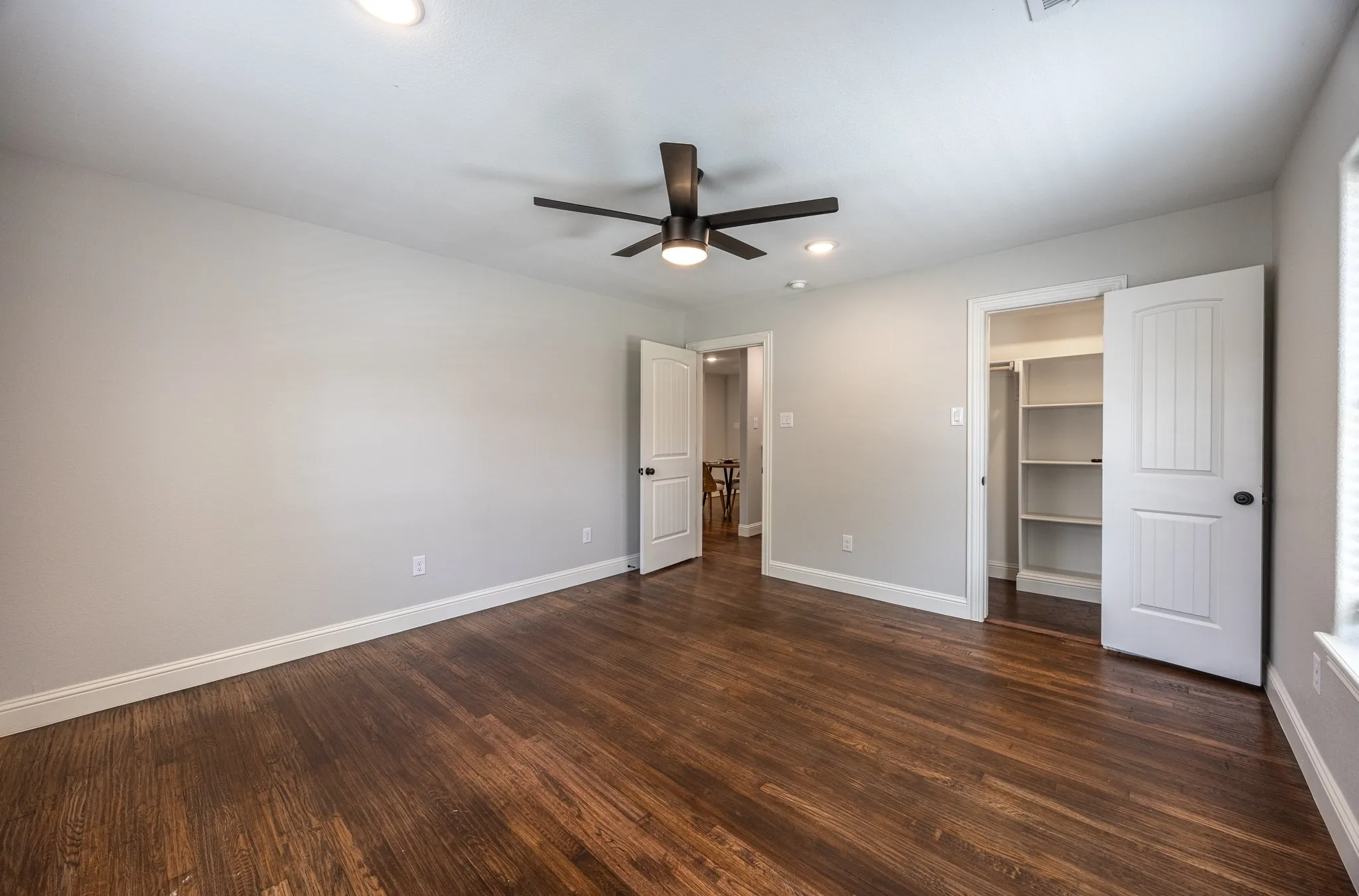 Single Family Residence For Sale in Tarrant County , 809 Haynes Avenue, Fort Worth, Texas 76103, 6 Bedroom, 4 Bathroom, Garage spaces, 2,700 Sqft, built in 1931, mls#21348088, Real Estate Agent in Fort Worth, Homes For Sale in Tarrant county, Homes For Sale in Fort Worth, Realtor in Fort Worth Texas, Real Estate Brokerage Independent Realty Texas, Luminita Cordes Realtor