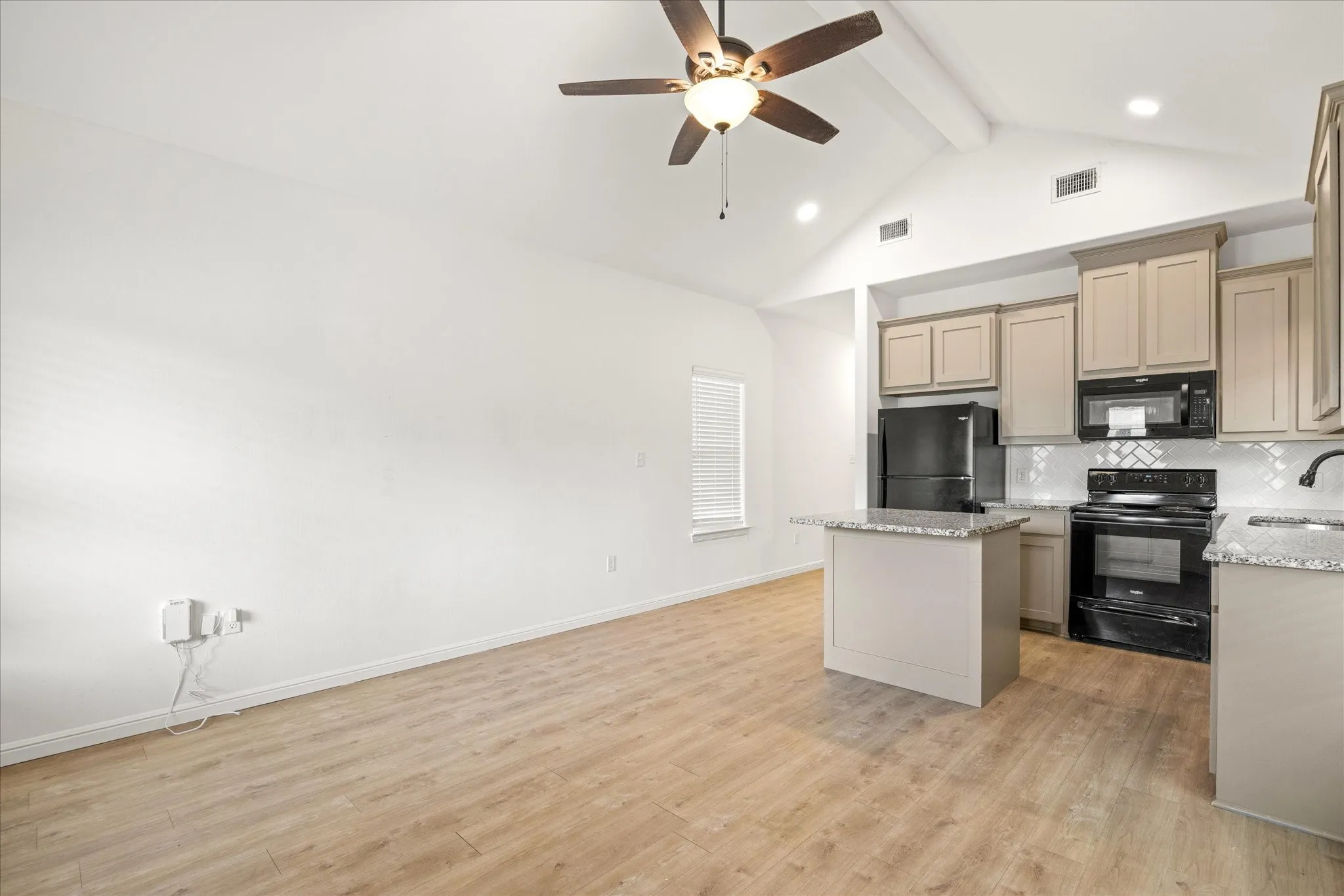 Single Family Residence For Sale in Hood County , 511 W 5th Street, Tolar, Texas 76476, 2 Bedrooms, 1 Bathroom, Garage spaces, 750 Sqft, built in 2024, Price $2,700,000, mls#21345767, Real Estate Agent in Tolar, Homes For Sale in Hood county, Homes For Sale in Tolar, Realtor in Tolar Texas, Real Estate Brokerage Independent Realty Texas, Luminita Cordes Realtor