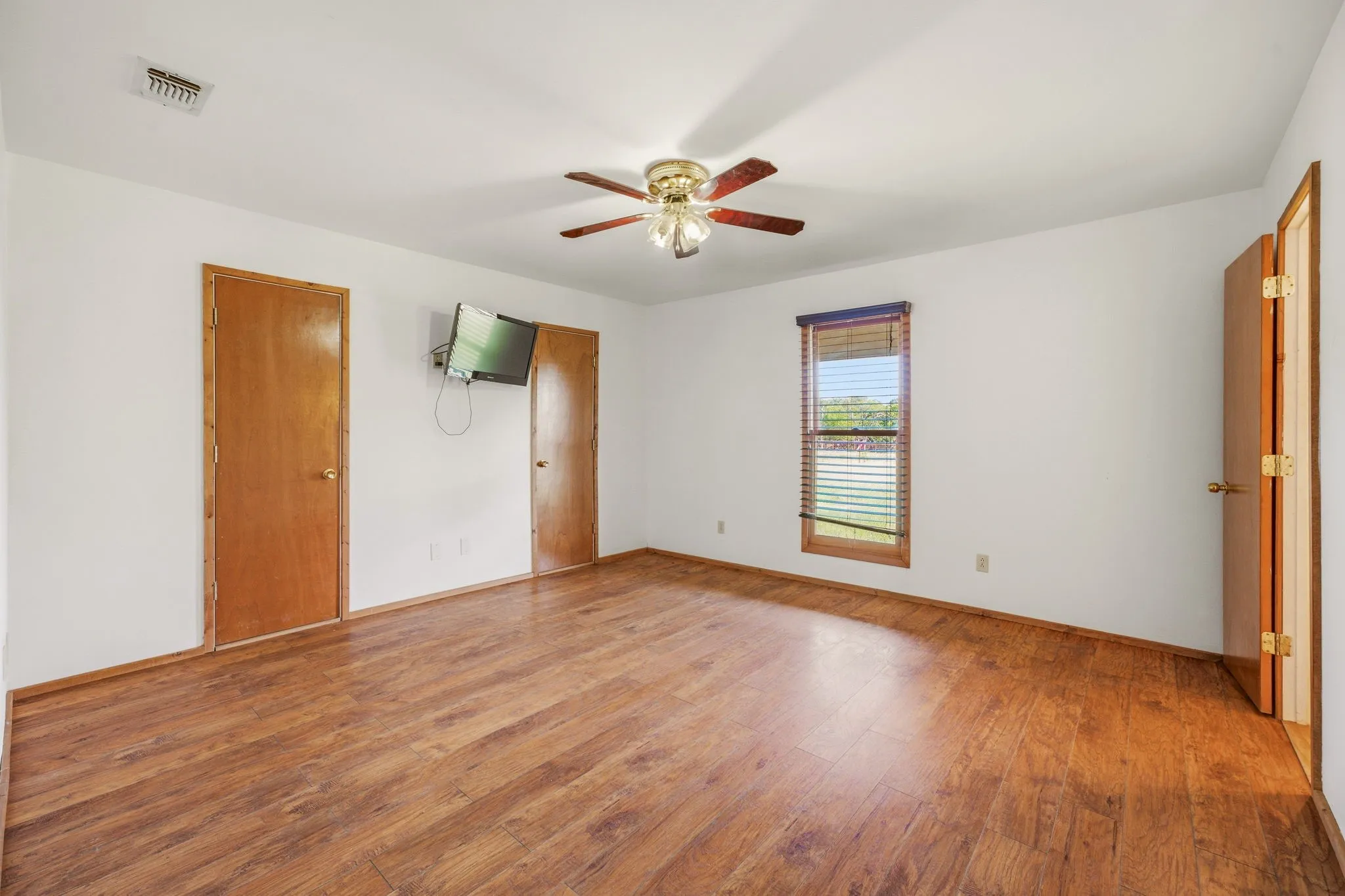 Farm For Sale in Erath County , 100 - A County Road 519, Stephenville, Texas 76401, 3 Bedrooms, 2 Bathrooms, Garage spaces, 3,370 Sqft, built in 1994, Price $1,500,000, mls#21348123, Real Estate Agent in Stephenville, Homes For Sale in Erath county, Homes For Sale in Stephenville, Realtor in Stephenville Texas, Real Estate Brokerage Independent Realty Texas, Luminita Cordes Realtor