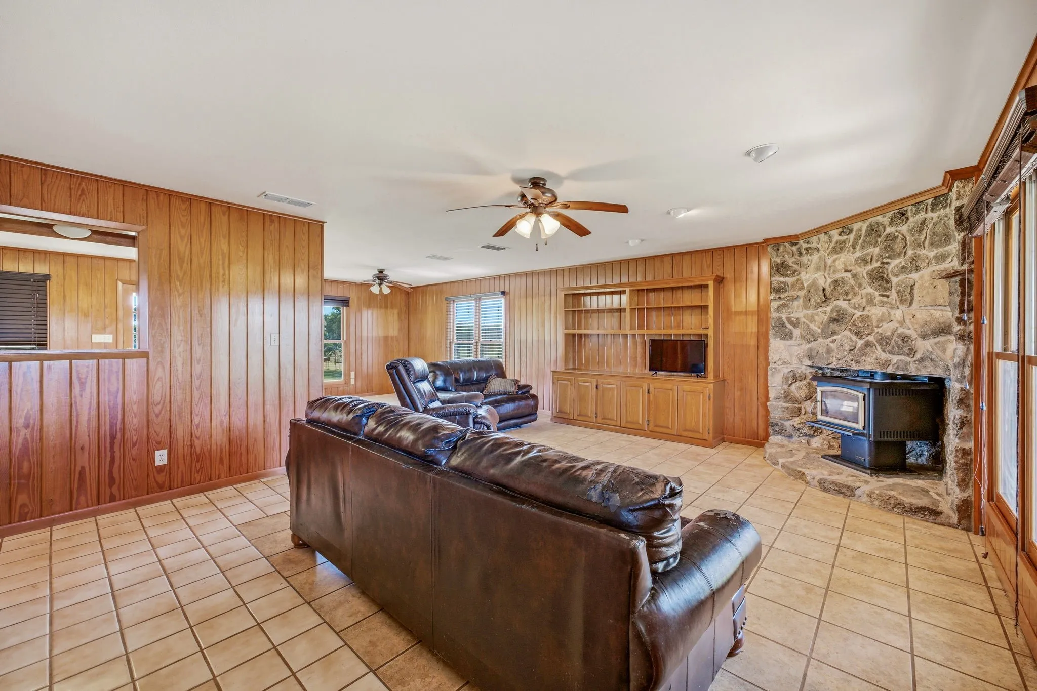 Farm For Sale in Erath County , 100 - A County Road 519, Stephenville, Texas 76401, 3 Bedrooms, 2 Bathrooms, Garage spaces, 3,370 Sqft, built in 1994, Price $1,500,000, mls#21348123, Real Estate Agent in Stephenville, Homes For Sale in Erath county, Homes For Sale in Stephenville, Realtor in Stephenville Texas, Real Estate Brokerage Independent Realty Texas, Luminita Cordes Realtor