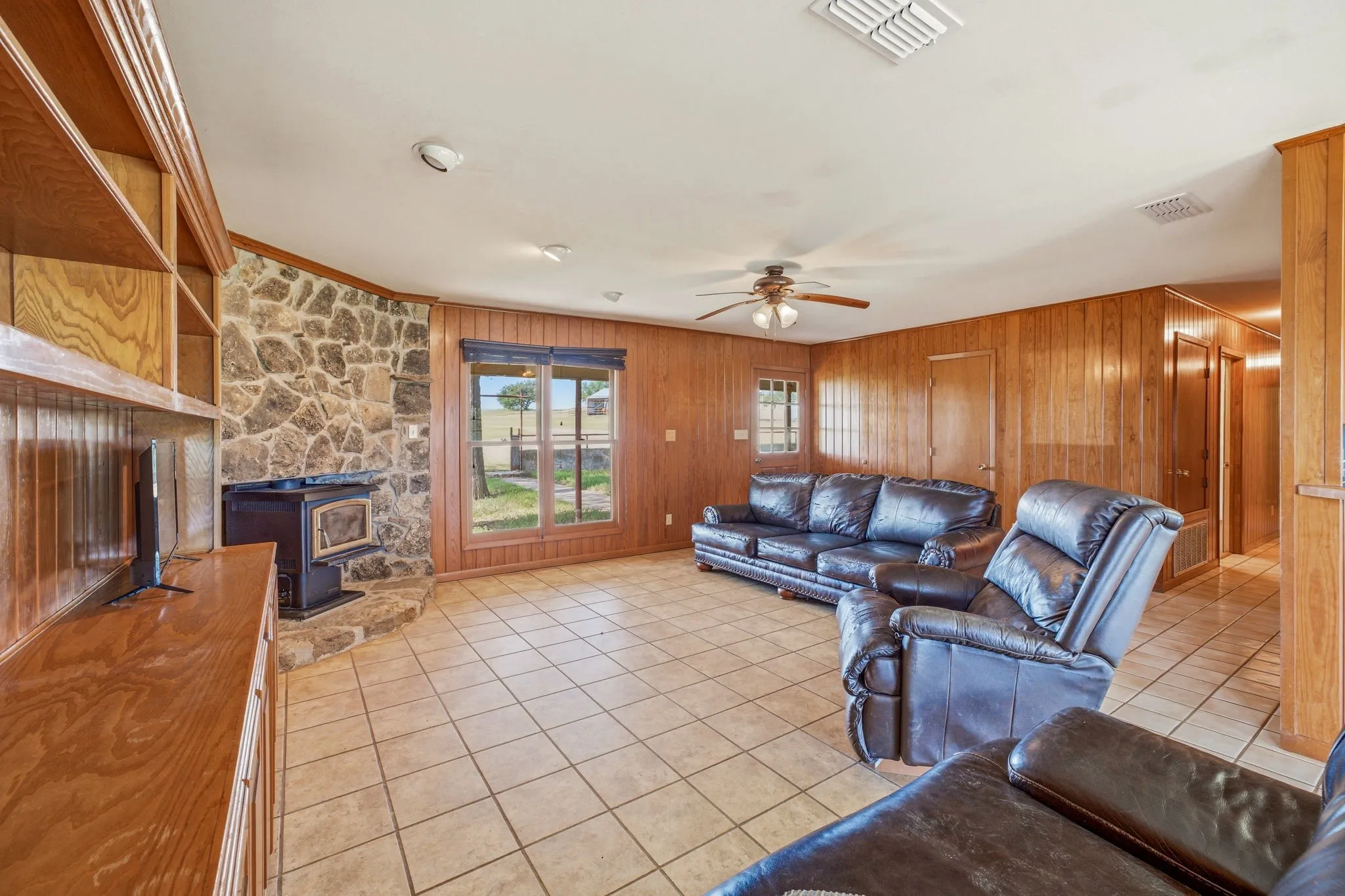 Farm For Sale in Erath County , 100 - A County Road 519, Stephenville, Texas 76401, 3 Bedrooms, 2 Bathrooms, Garage spaces, 3,370 Sqft, built in 1994, Price $1,500,000, mls#21348123, Real Estate Agent in Stephenville, Homes For Sale in Erath county, Homes For Sale in Stephenville, Realtor in Stephenville Texas, Real Estate Brokerage Independent Realty Texas, Luminita Cordes Realtor