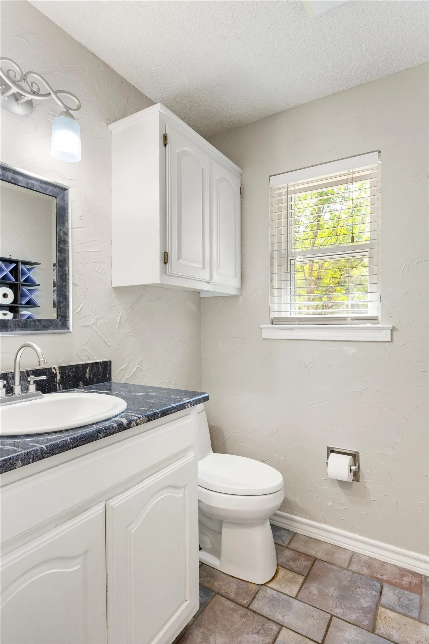 Single Family Residence For Sale in Hood County , 6105 Belvidere Circle, Granbury, Texas 76049, 4 Bedroom, 3 Bathroom, 2 Garage spaces, 2,232 Sqft, built in 1989, mls#21348124, Real Estate Agent in Granbury, Homes For Sale in Hood county, Homes For Sale in Granbury, Realtor in Granbury Texas, Real Estate Brokerage Independent Realty Texas, Luminita Cordes Realtor